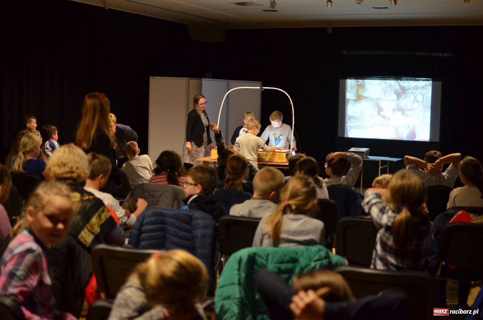 Zdjęcie w galerii na portalu naszraciborz.pl: Warsztaty malowania piaskiem w RCK!  wiadomości z regionu