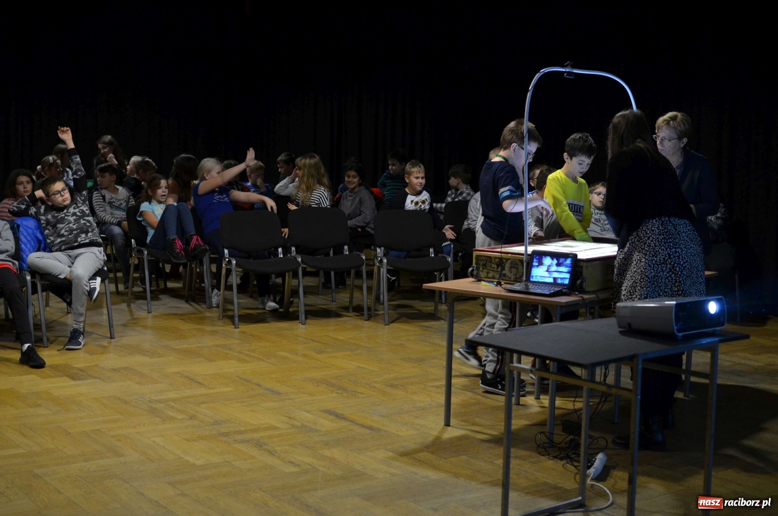 Zdjęcie w galerii na portalu naszraciborz.pl: Warsztaty malowania piaskiem w RCK!  wiadomości z regionu