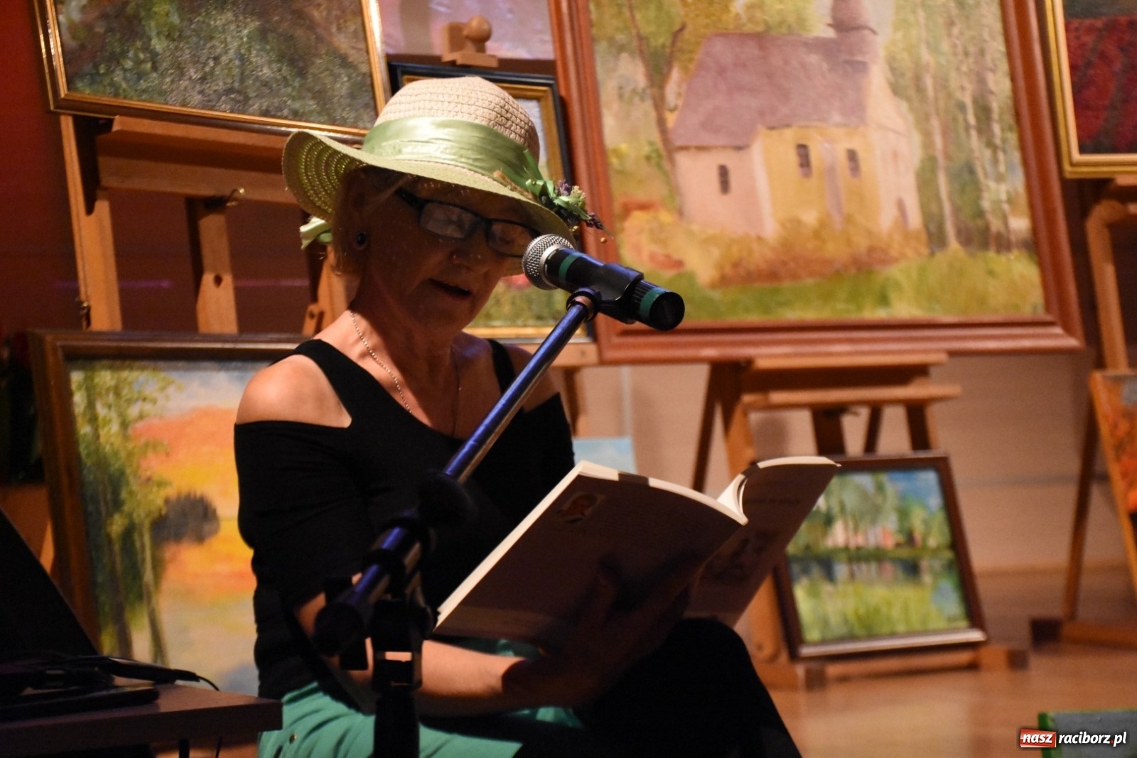 Zdjęcie w galerii na portalu naszraciborz.pl: Talenty i pasje - olejem i akwarelą po krzyżanowickiej ziemi  wiadomości z regionu