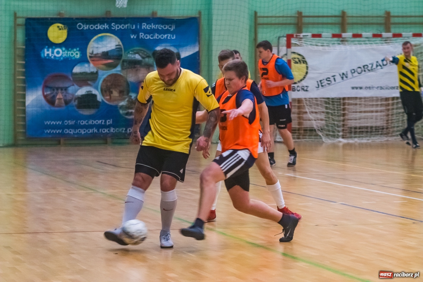 Zdjęcie w galerii na portalu naszraciborz.pl: Poniedziałek z futsalem w Arenie Rafako [FOTO] wiadomości z regionu