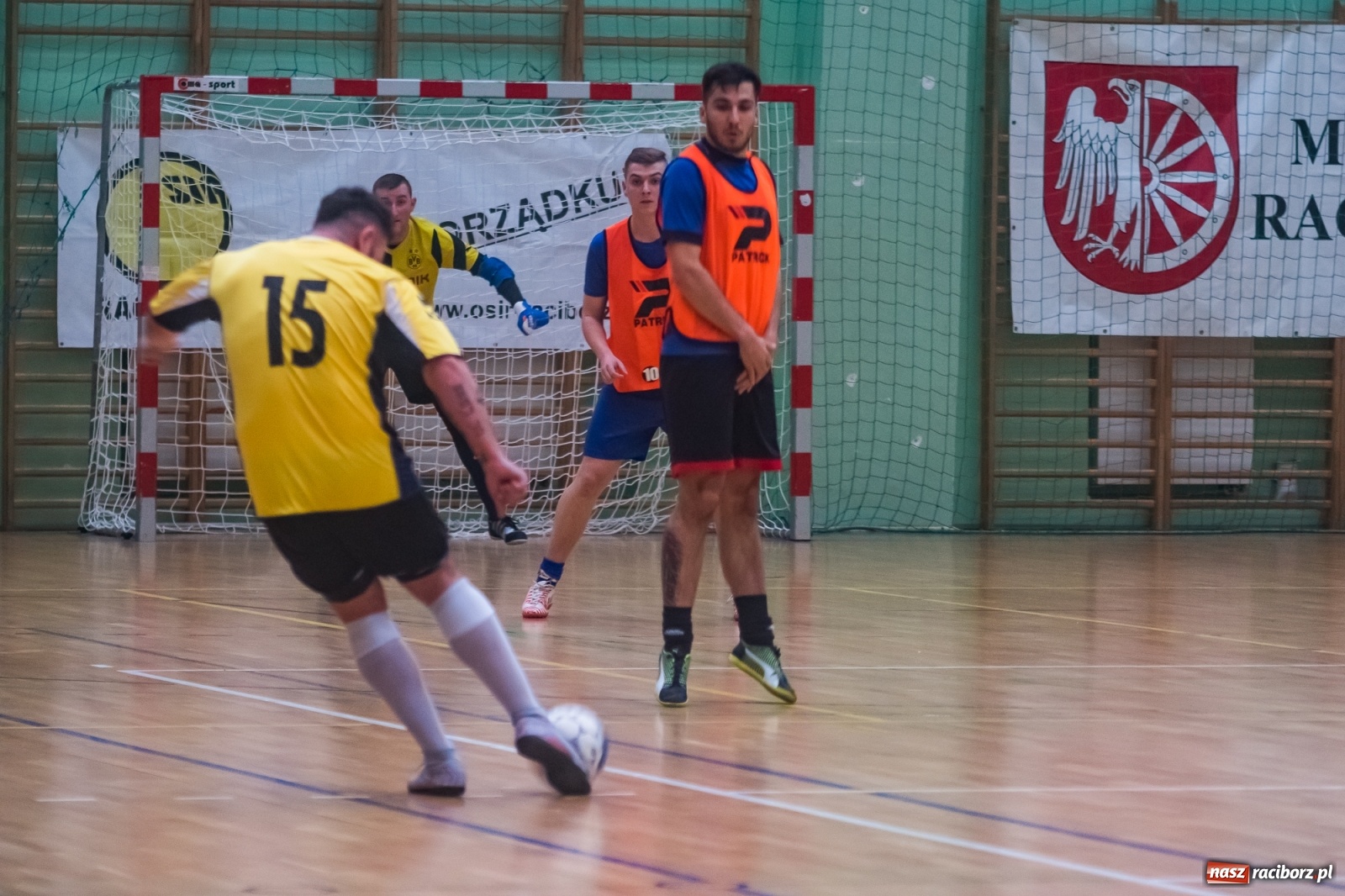 Zdjęcie w galerii na portalu naszraciborz.pl: Poniedziałek z futsalem w Arenie Rafako [FOTO] wiadomości z regionu