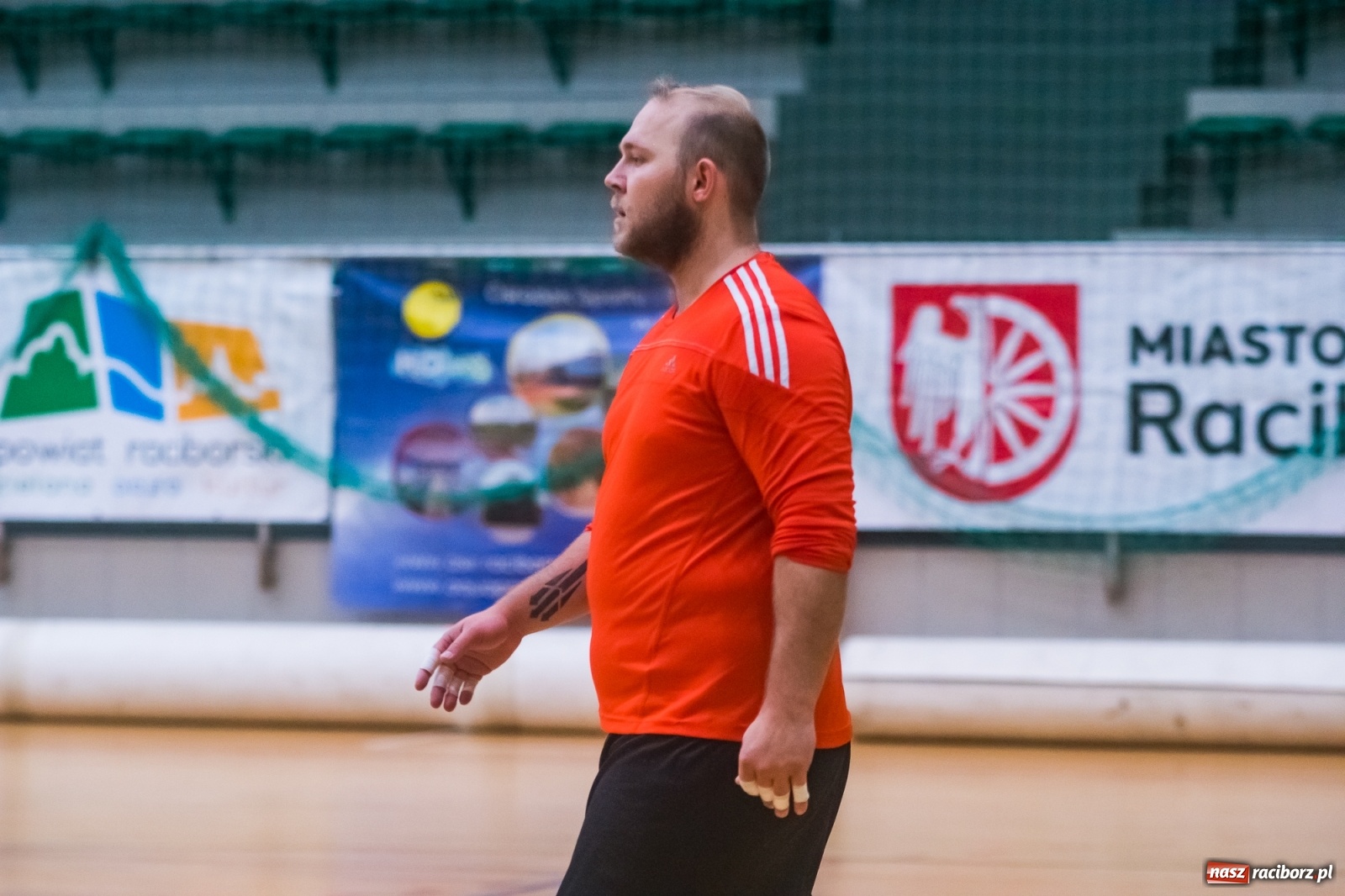 Zdjęcie w galerii na portalu naszraciborz.pl: Poniedziałek z futsalem w Arenie Rafako [FOTO] wiadomości z regionu