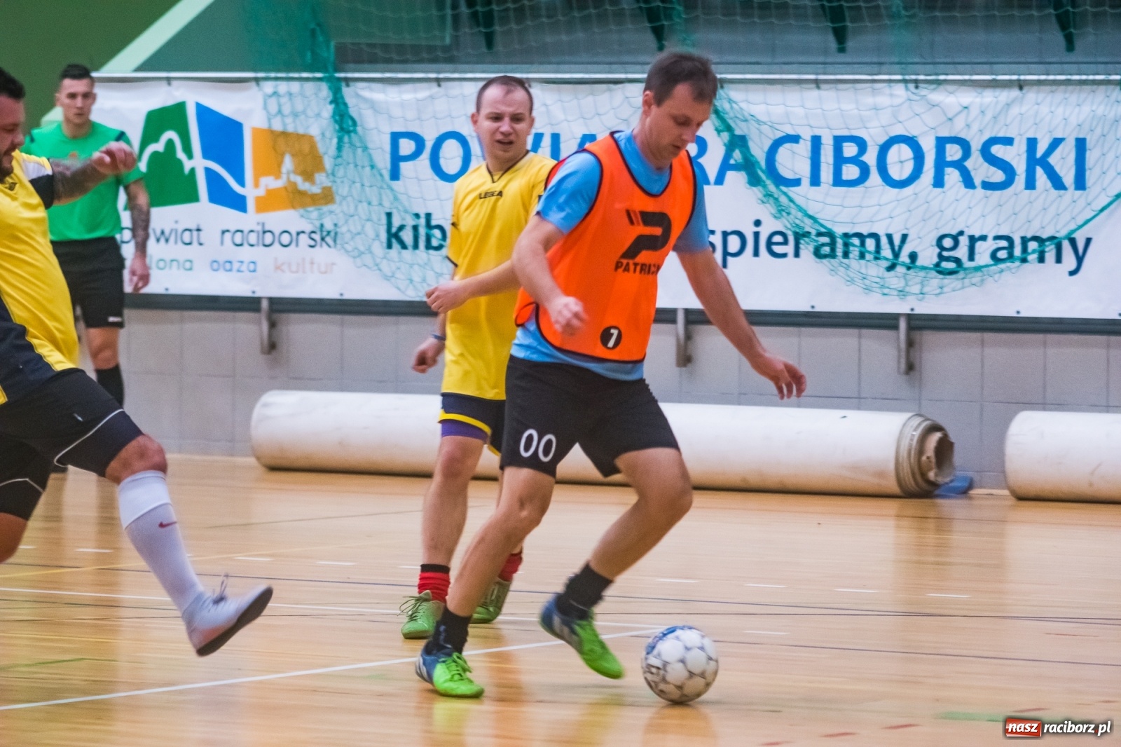 Zdjęcie w galerii na portalu naszraciborz.pl: Poniedziałek z futsalem w Arenie Rafako [FOTO] wiadomości z regionu