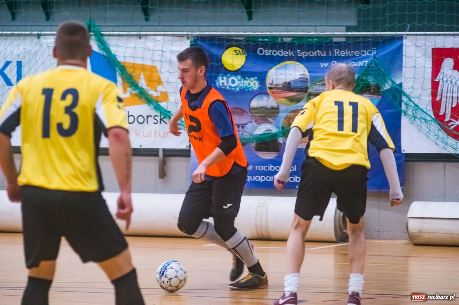 Zdjęcie w galerii na portalu naszraciborz.pl: Poniedziałek z futsalem w Arenie Rafako [FOTO] wiadomości z regionu