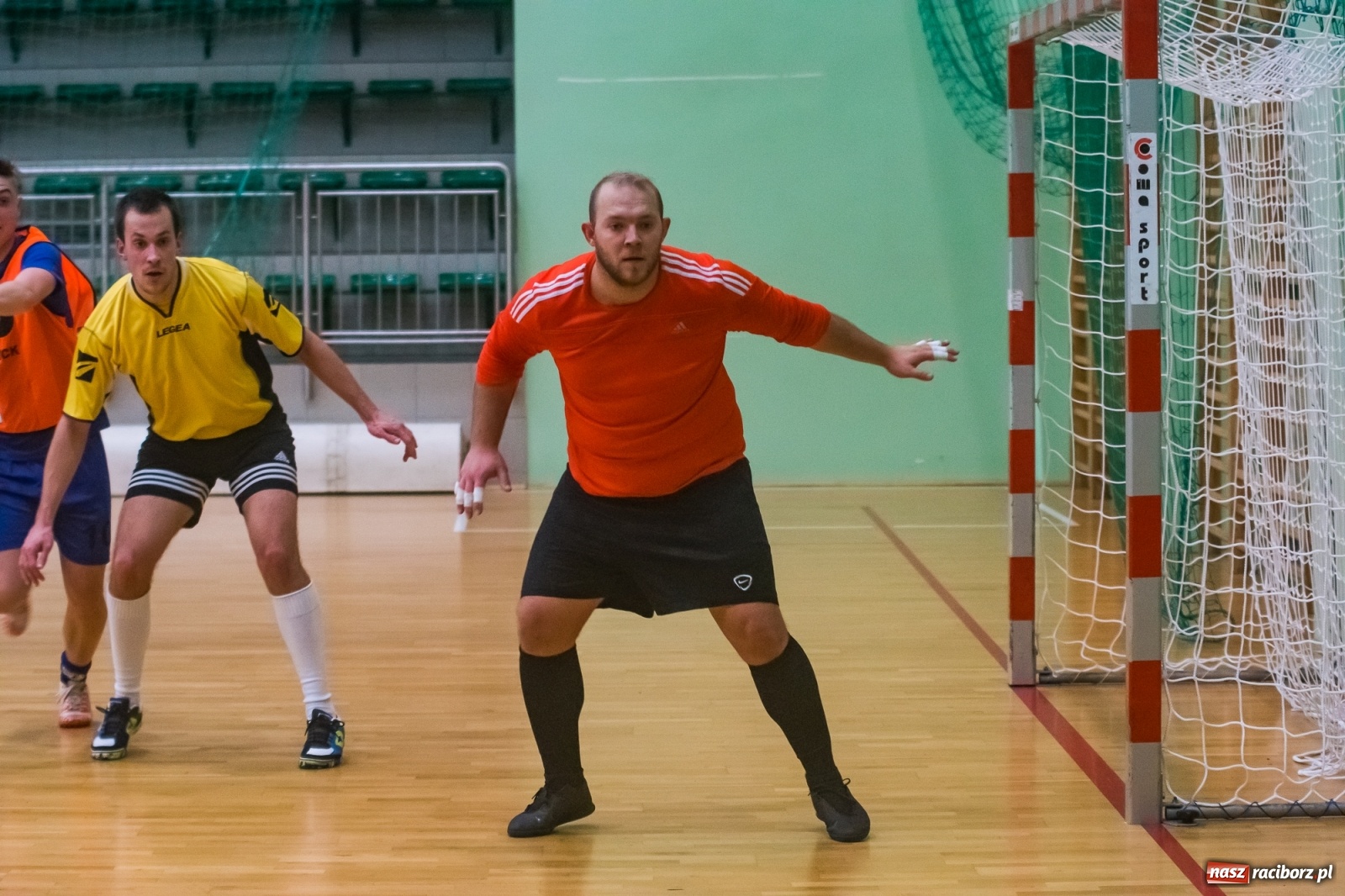 Zdjęcie w galerii na portalu naszraciborz.pl: Poniedziałek z futsalem w Arenie Rafako [FOTO] wiadomości z regionu