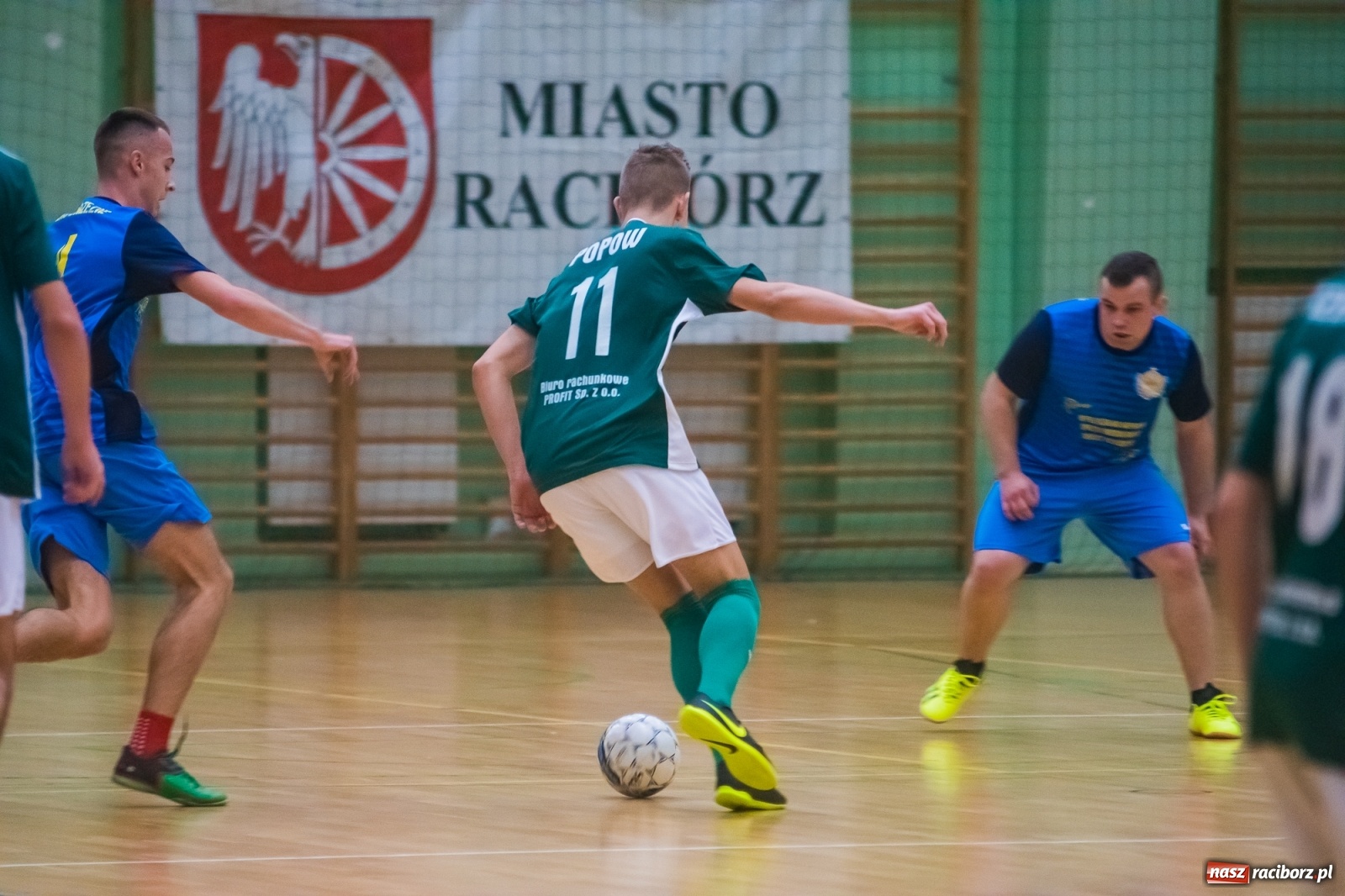 Zdjęcie w galerii na portalu naszraciborz.pl: Poniedziałek z futsalem w Arenie Rafako [FOTO] wiadomości z regionu