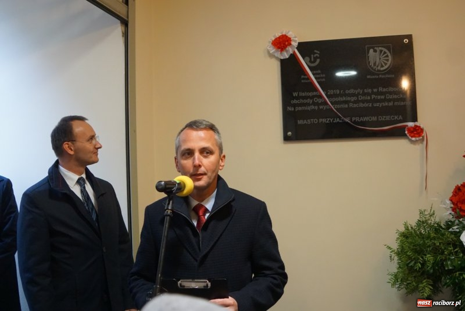 Zdjęcie w galerii na portalu naszraciborz.pl: To jest cyrk! Radny Klima o tablicy w RCK  wiadomości z regionu