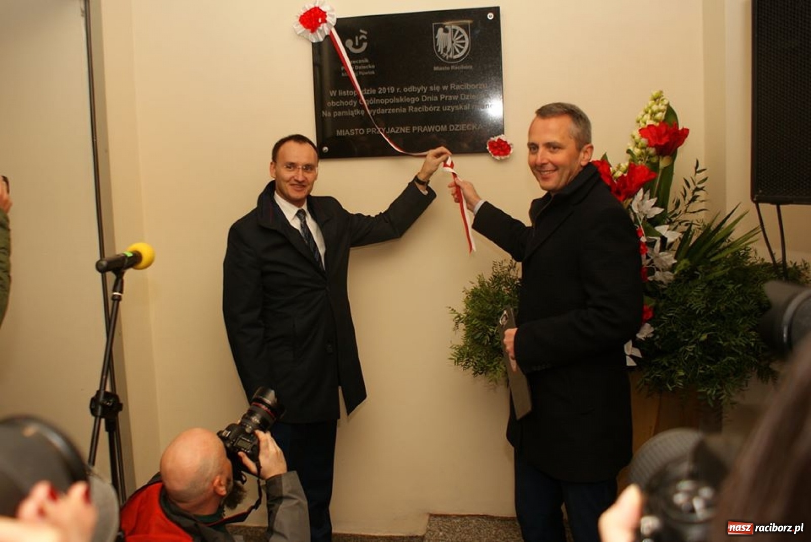 Zdjęcie w galerii na portalu naszraciborz.pl: To jest cyrk! Radny Klima o tablicy w RCK  wiadomości z regionu