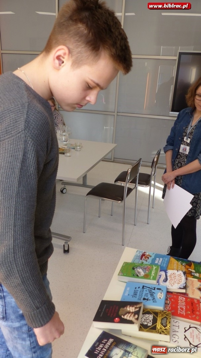 Zdjęcie w galerii na portalu naszraciborz.pl: To elementarne, czyli Sherlock Holmes w bibliotece  wiadomości z regionu