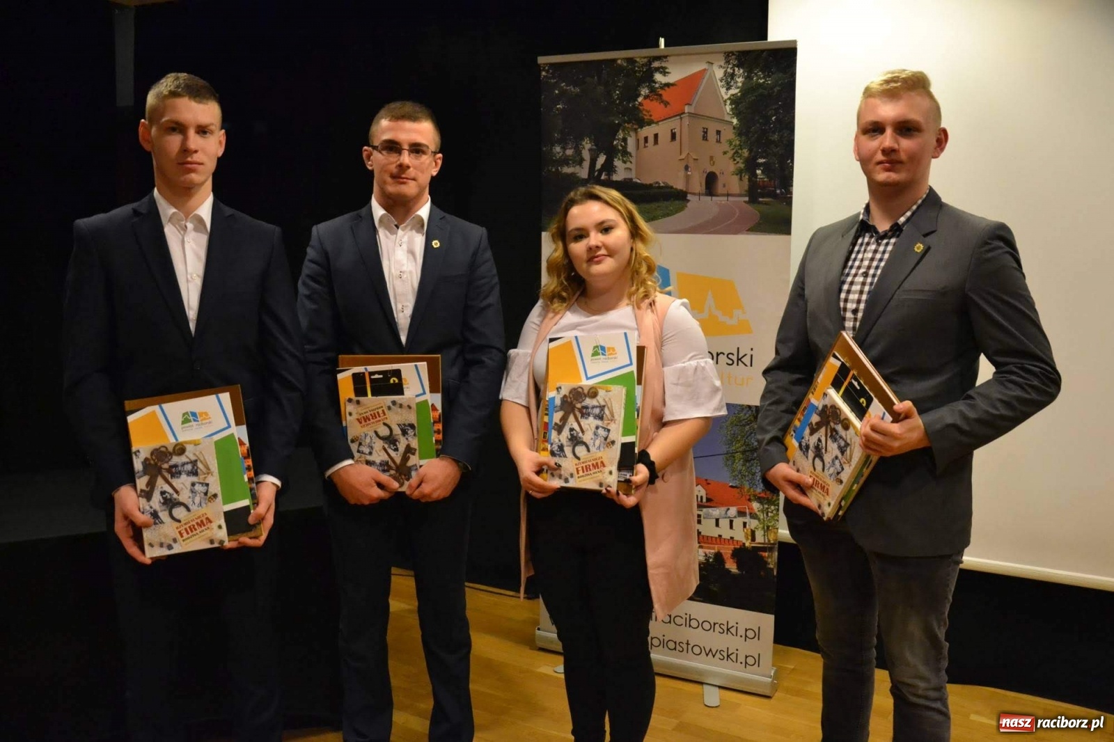 Zdjęcie w galerii na portalu naszraciborz.pl: Hodowla alpak wygrała konkurs na najlepszy młodzieżowy biznesplan  wiadomości z regionu