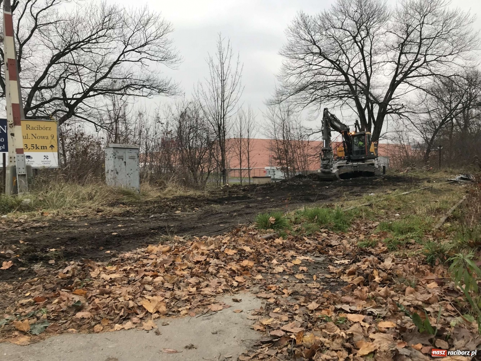 Zdjęcie w galerii na portalu naszraciborz.pl: Tak zmienia się Racibórz. Dziś pojawiła się tu koparka [FOTO]  wiadomości z regionu