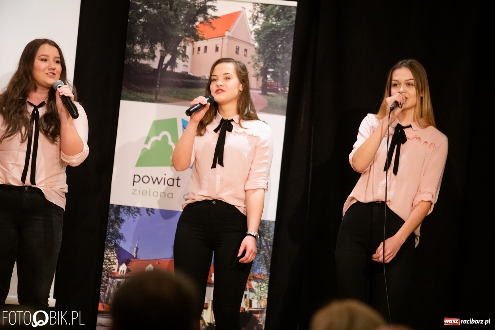 Zdjęcie w galerii na portalu naszraciborz.pl: Społecznicy z Gminy Krzanowice wyróżnieni  wiadomości z regionu