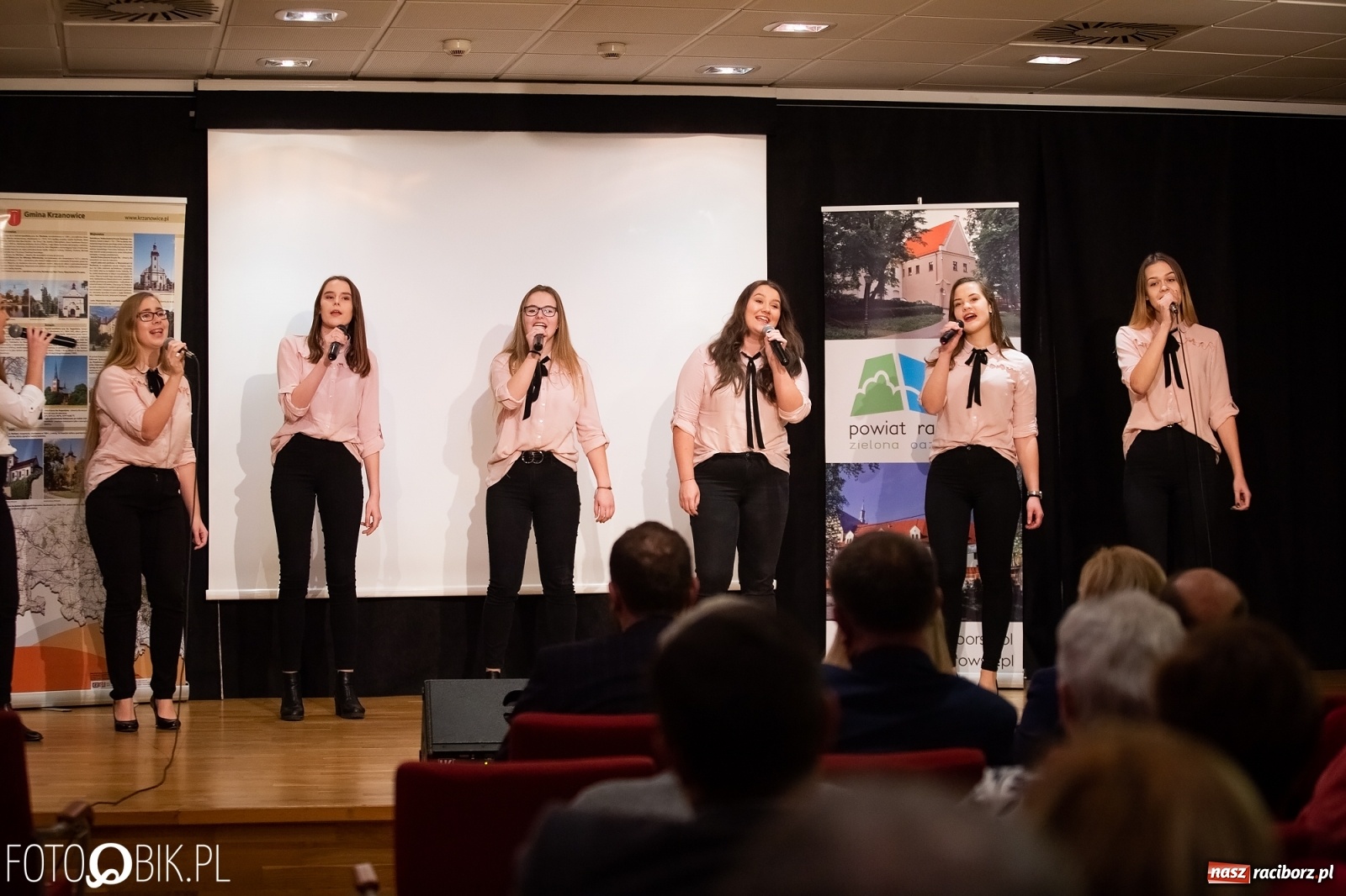 Zdjęcie w galerii na portalu naszraciborz.pl: Społecznicy z Gminy Krzanowice wyróżnieni  wiadomości z regionu