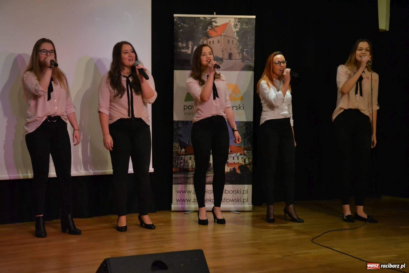 Zdjęcie w galerii na portalu naszraciborz.pl: Społecznicy z Gminy Krzanowice wyróżnieni  wiadomości z regionu