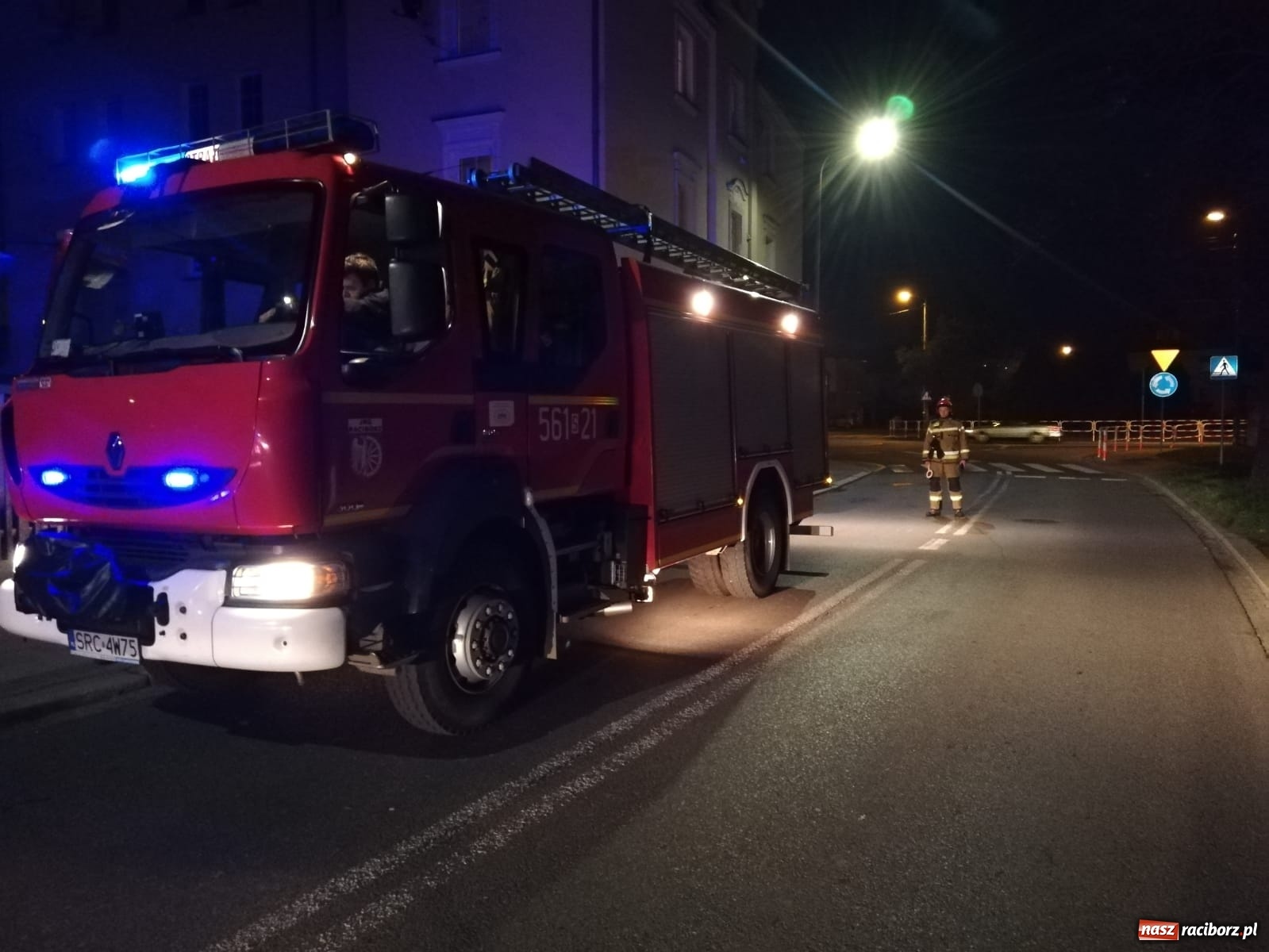 Zdjęcie w galerii na portalu naszraciborz.pl: Nocny atak czadu przy Rybnickiej. Zadymienie przy Michejdy wiadomości z regionu