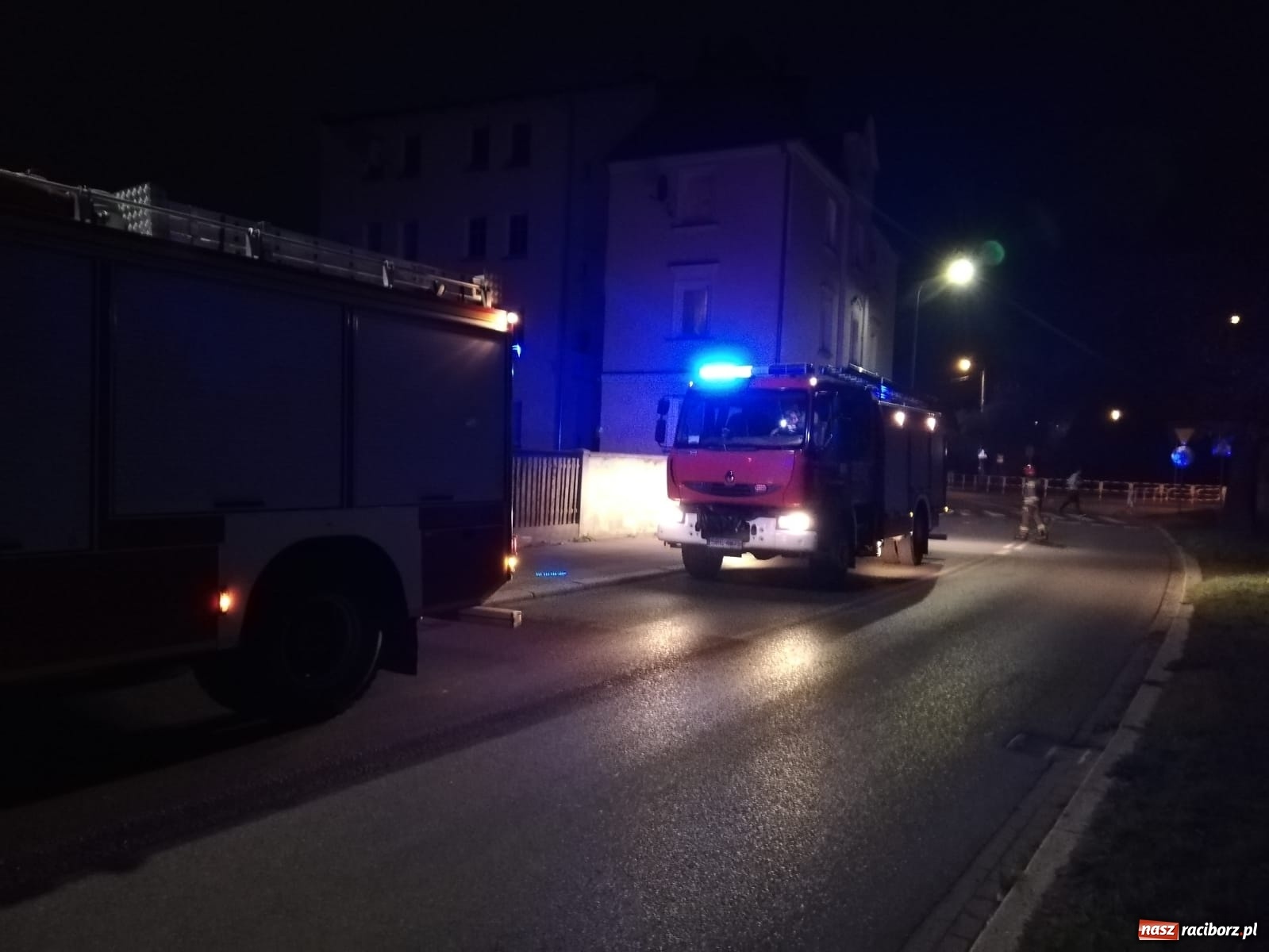 Zdjęcie w galerii na portalu naszraciborz.pl: Nocny atak czadu przy Rybnickiej. Zadymienie przy Michejdy wiadomości z regionu