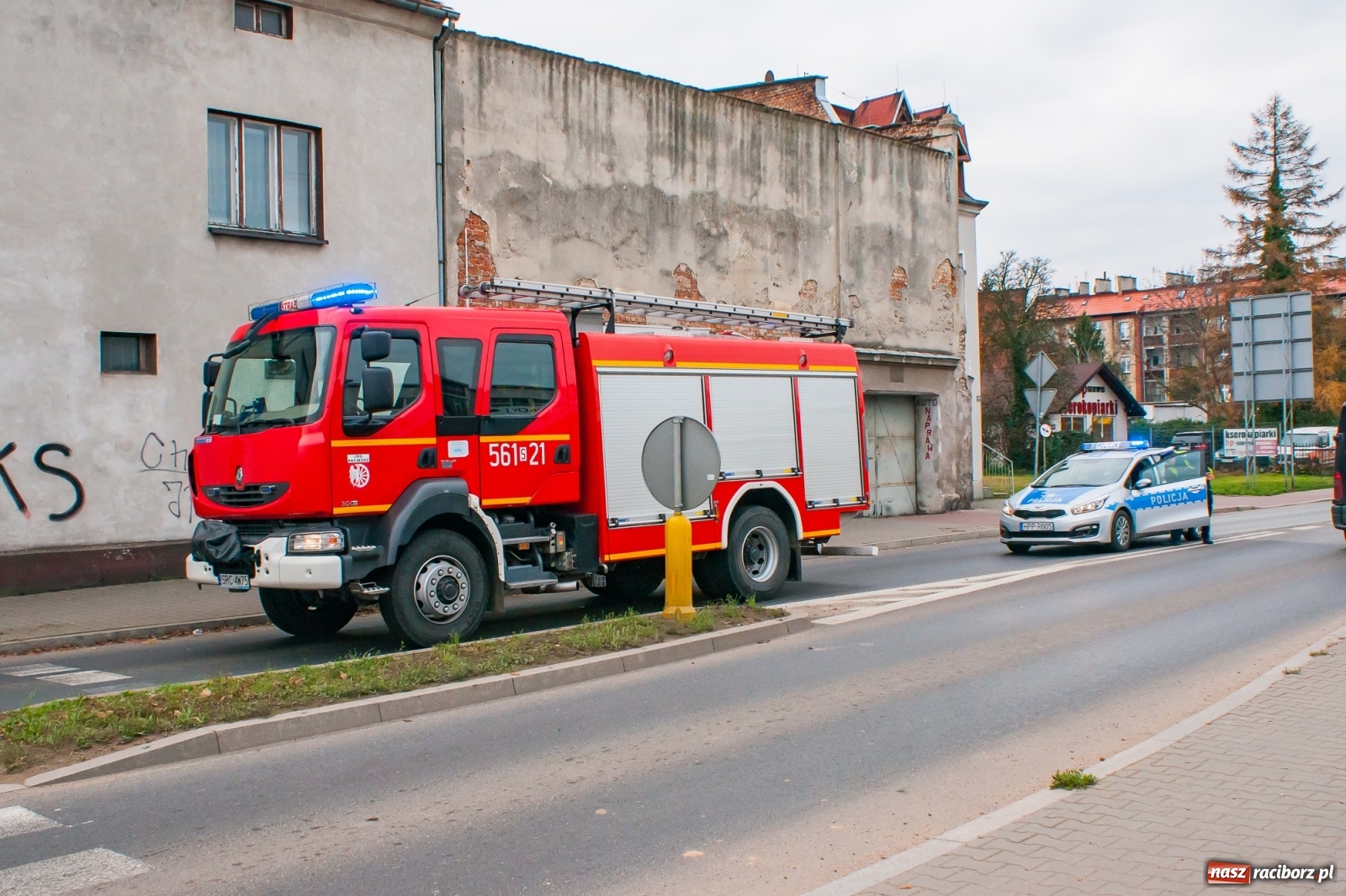 Zdjęcie w galerii na portalu naszraciborz.pl: Plama na nerce zakorkowała miasto  wiadomości z regionu