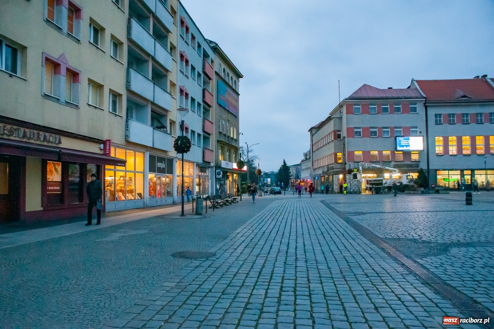 Zdjęcie w galerii na portalu naszraciborz.pl: Racibórz szykuje się na jarmark i Boże Narodzenie [FOTO] wiadomości z regionu
