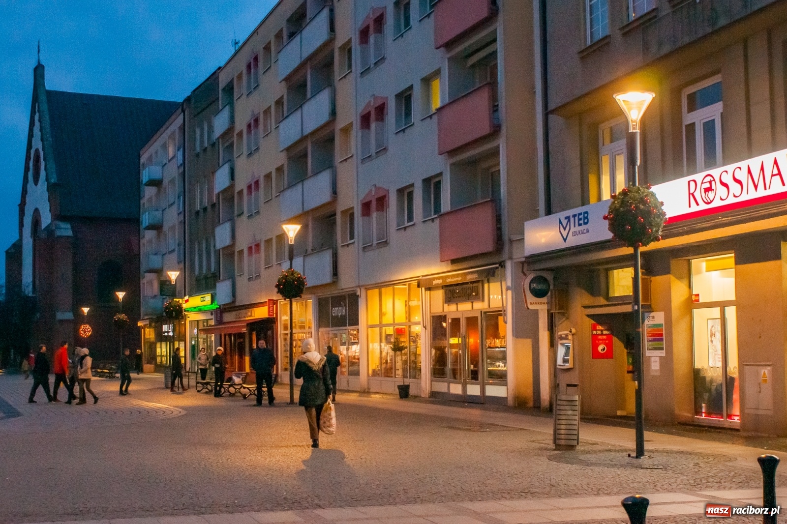 Zdjęcie w galerii na portalu naszraciborz.pl: Racibórz szykuje się na jarmark i Boże Narodzenie [FOTO] wiadomości z regionu