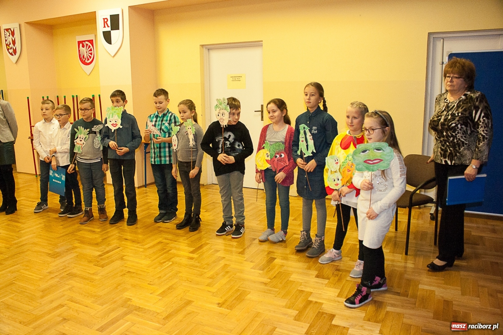 Zdjęcie w galerii na portalu naszraciborz.pl: Przyszli uczniowie odwiedzili SP18 wiadomości z regionu