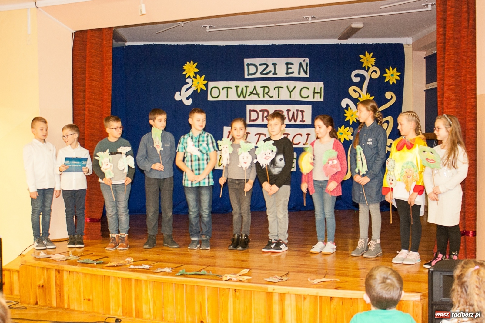 Zdjęcie w galerii na portalu naszraciborz.pl: Przyszli uczniowie odwiedzili SP18 wiadomości z regionu