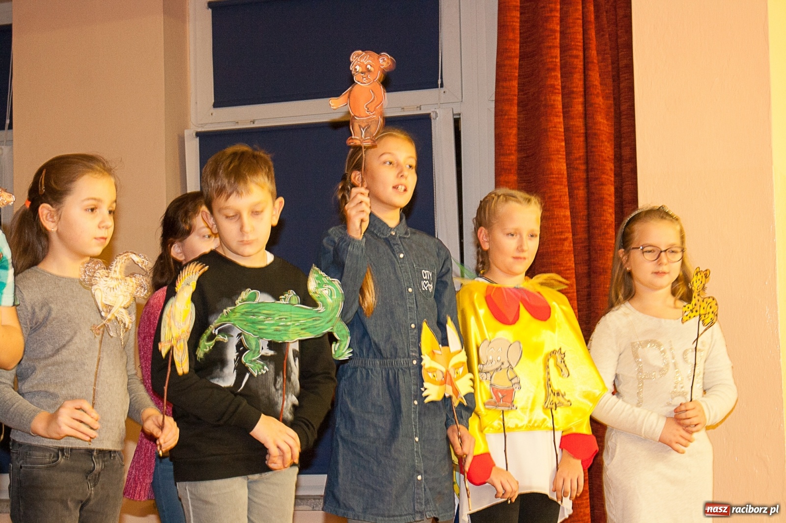 Zdjęcie w galerii na portalu naszraciborz.pl: Przyszli uczniowie odwiedzili SP18 wiadomości z regionu