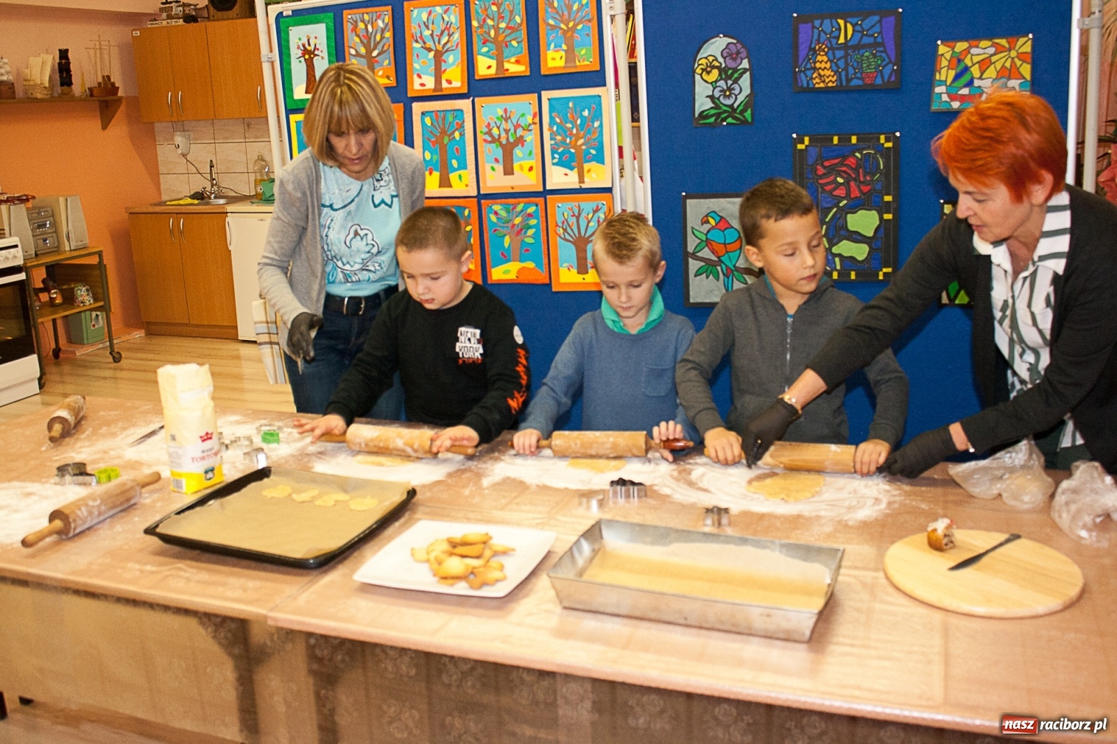 Zdjęcie w galerii na portalu naszraciborz.pl: Przyszli uczniowie odwiedzili SP18 wiadomości z regionu