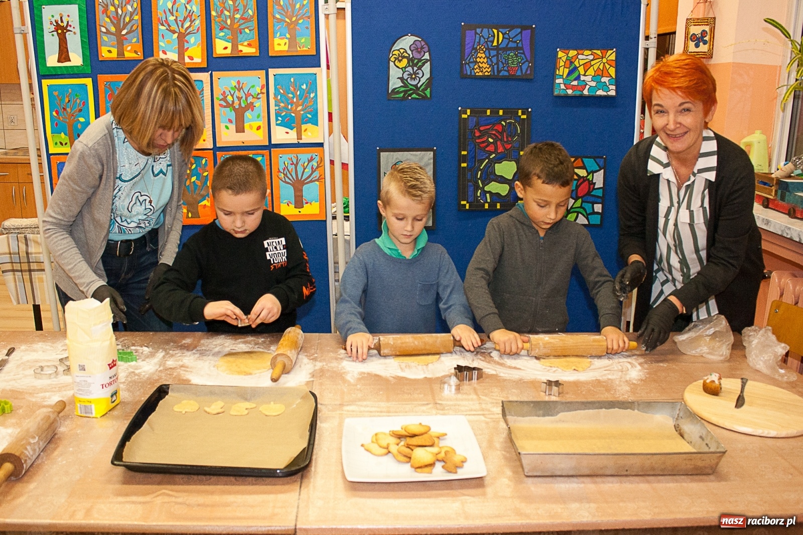 Zdjęcie w galerii na portalu naszraciborz.pl: Przyszli uczniowie odwiedzili SP18 wiadomości z regionu