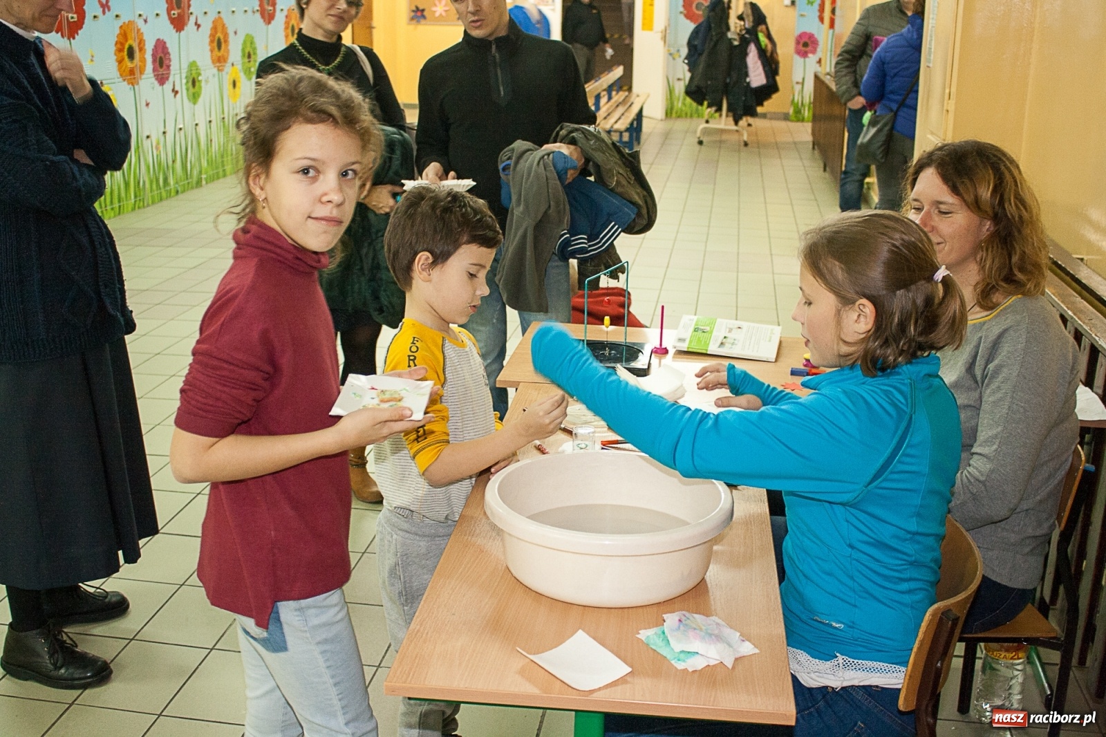 Zdjęcie w galerii na portalu naszraciborz.pl: Przyszli uczniowie odwiedzili SP18 wiadomości z regionu
