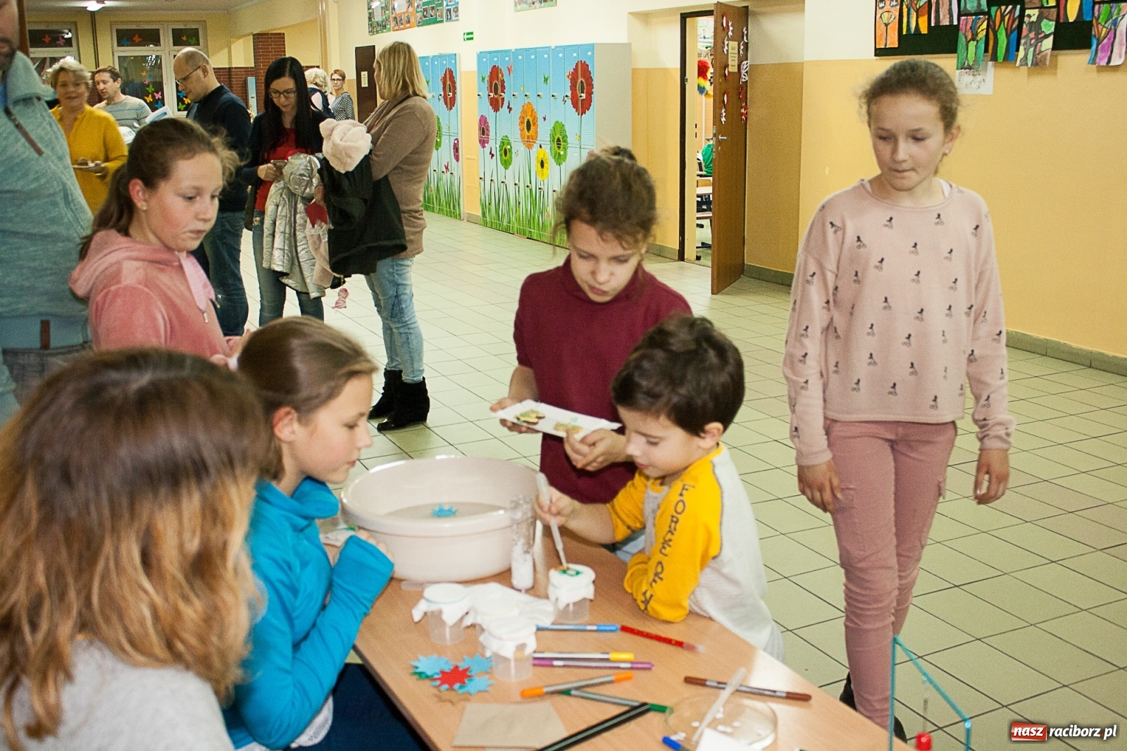 Zdjęcie w galerii na portalu naszraciborz.pl: Przyszli uczniowie odwiedzili SP18 wiadomości z regionu