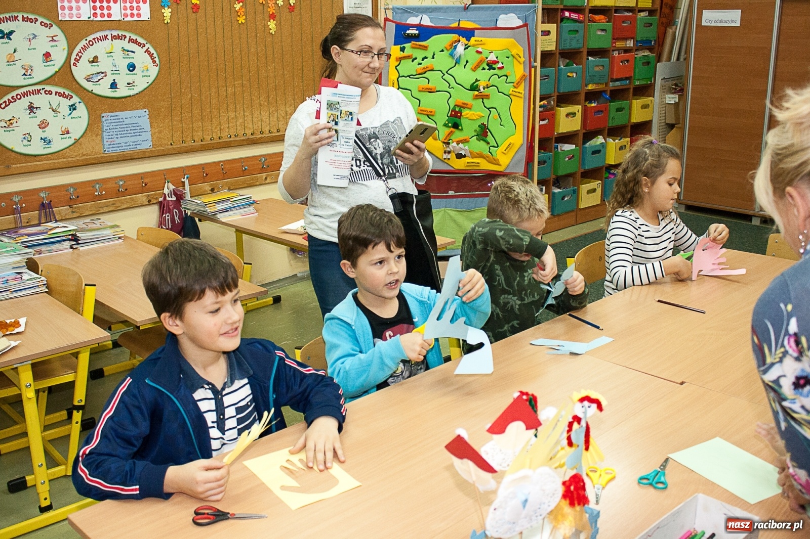 Zdjęcie w galerii na portalu naszraciborz.pl: Przyszli uczniowie odwiedzili SP18 wiadomości z regionu