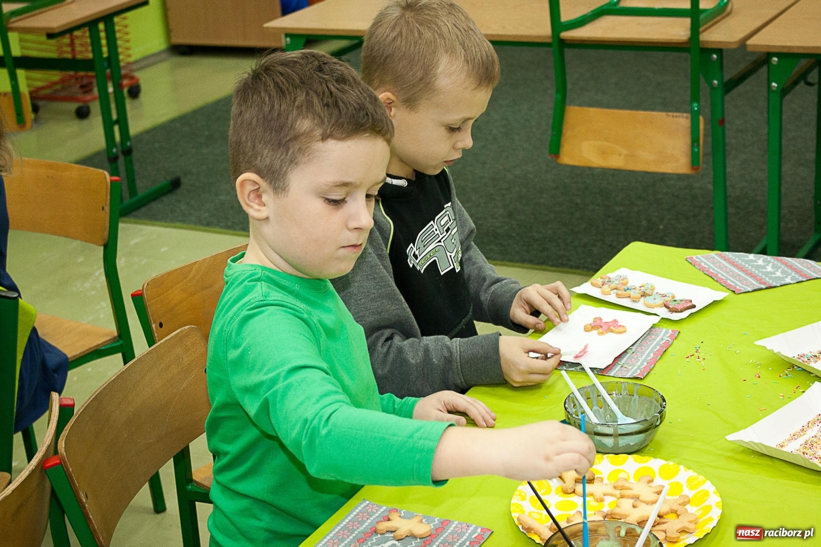 Zdjęcie w galerii na portalu naszraciborz.pl: Przyszli uczniowie odwiedzili SP18 wiadomości z regionu