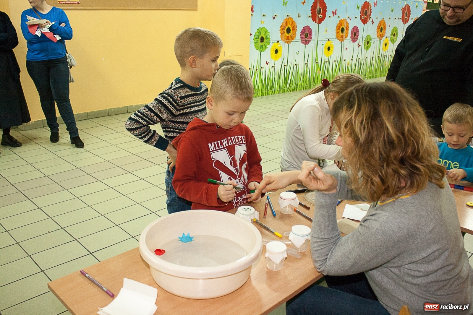 Zdjęcie w galerii na portalu naszraciborz.pl: Przyszli uczniowie odwiedzili SP18 wiadomości z regionu