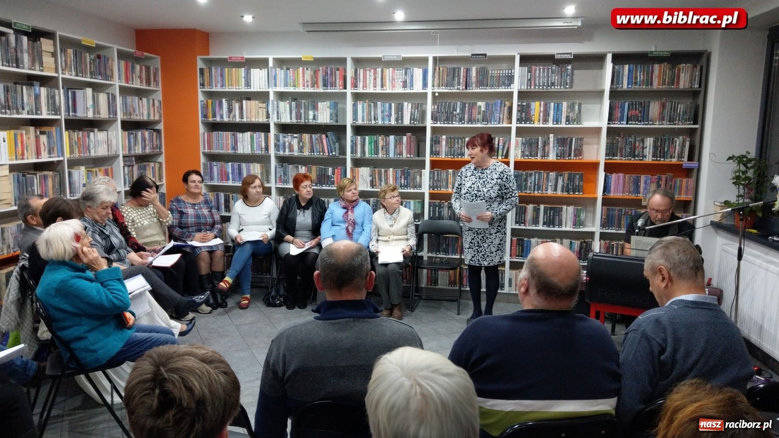 Zdjęcie w galerii na portalu naszraciborz.pl: Jesienny koncert w Klubie Przyjaciół Biblioteki na Ostrogu wiadomości z regionu