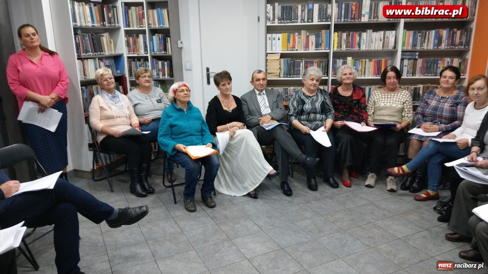 Zdjęcie w galerii na portalu naszraciborz.pl: Jesienny koncert w Klubie Przyjaciół Biblioteki na Ostrogu wiadomości z regionu