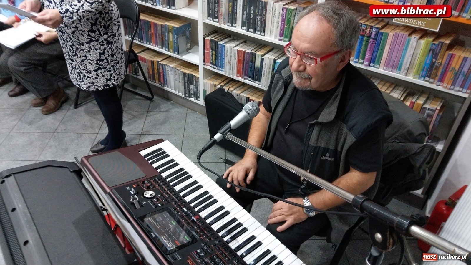 Zdjęcie w galerii na portalu naszraciborz.pl: Jesienny koncert w Klubie Przyjaciół Biblioteki na Ostrogu wiadomości z regionu