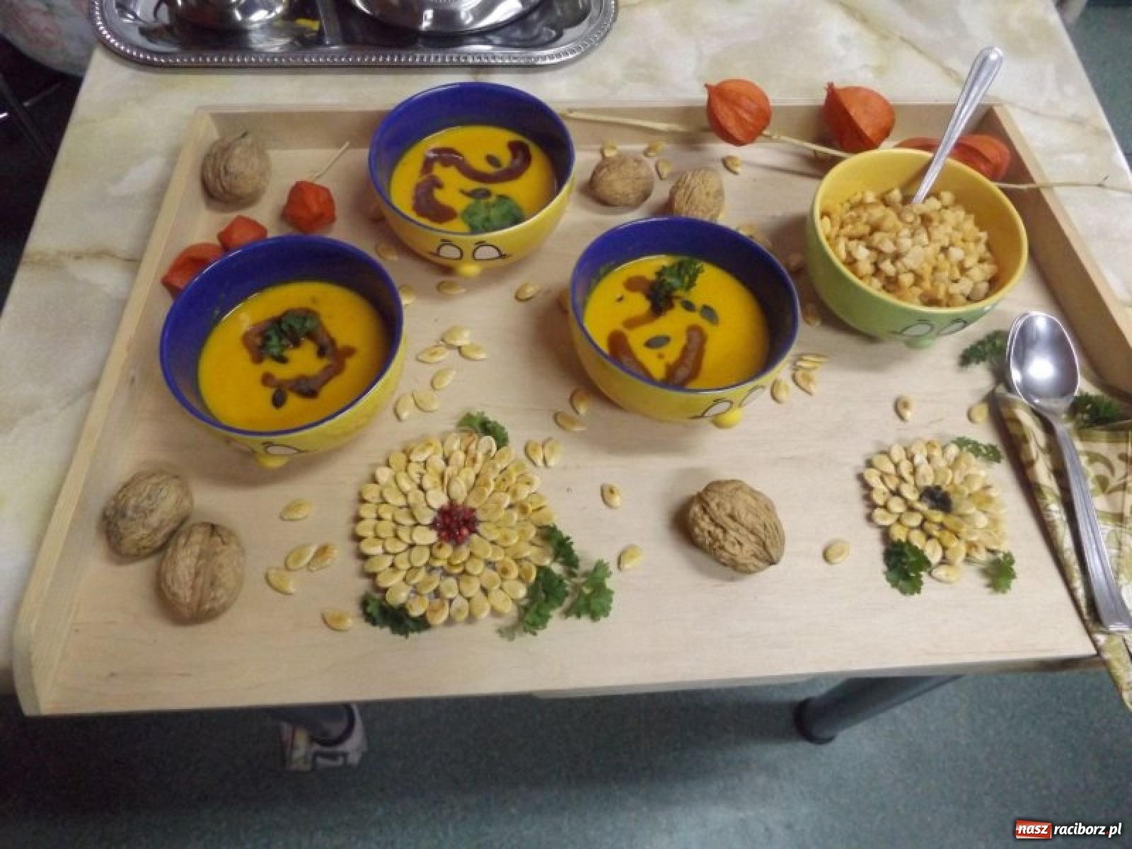 Zdjęcie w galerii na portalu naszraciborz.pl: Konkurs kulinarny osób niepełnosprawnych z dynią w roli głównej wiadomości z regionu