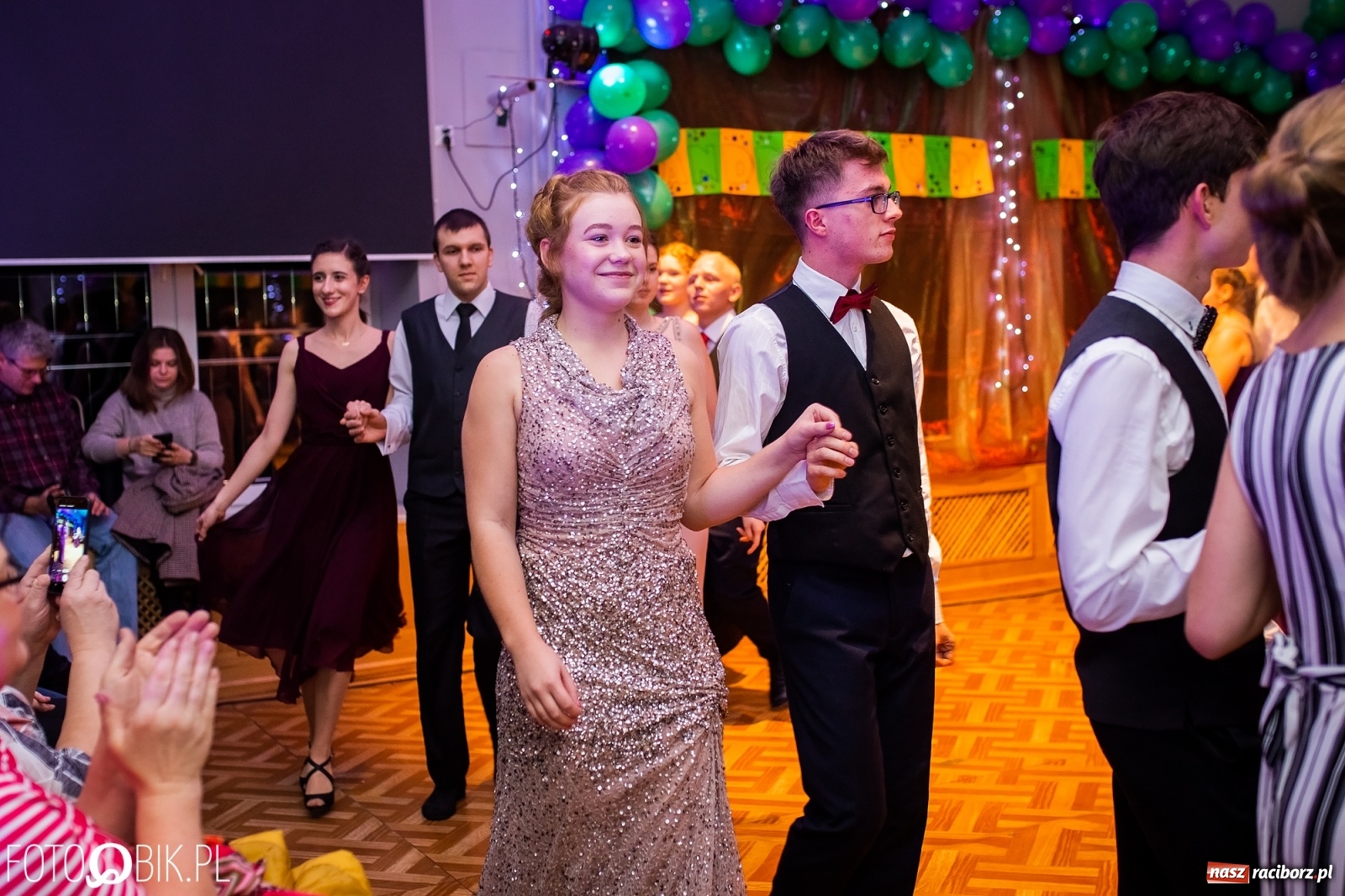 Zdjęcie w galerii na portalu naszraciborz.pl: Andrzejkowy zawrót głowy w MDK wiadomości z regionu