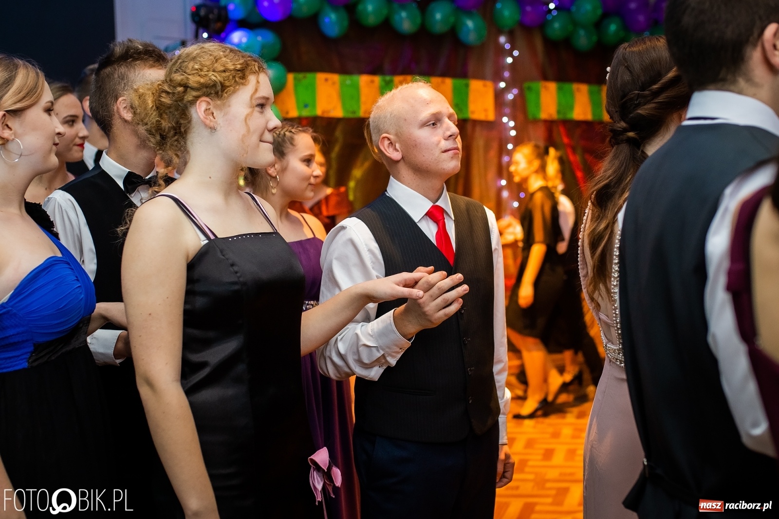 Zdjęcie w galerii na portalu naszraciborz.pl: Andrzejkowy zawrót głowy w MDK wiadomości z regionu