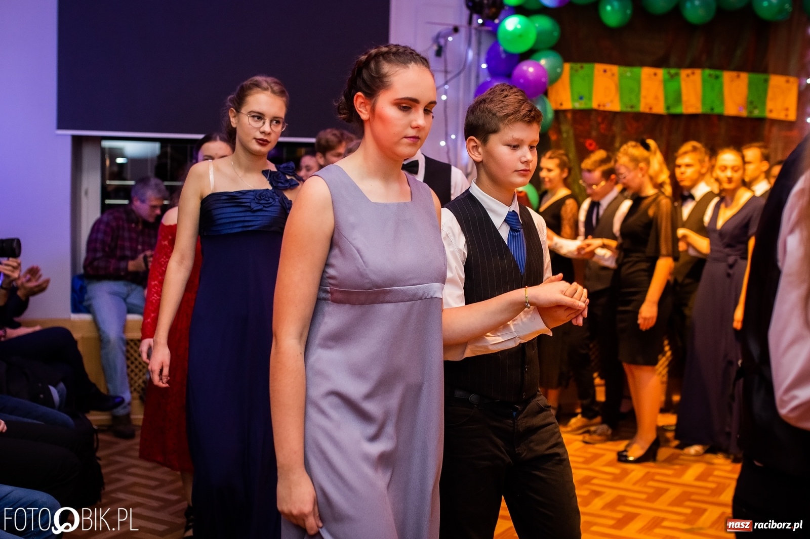 Zdjęcie w galerii na portalu naszraciborz.pl: Andrzejkowy zawrót głowy w MDK wiadomości z regionu