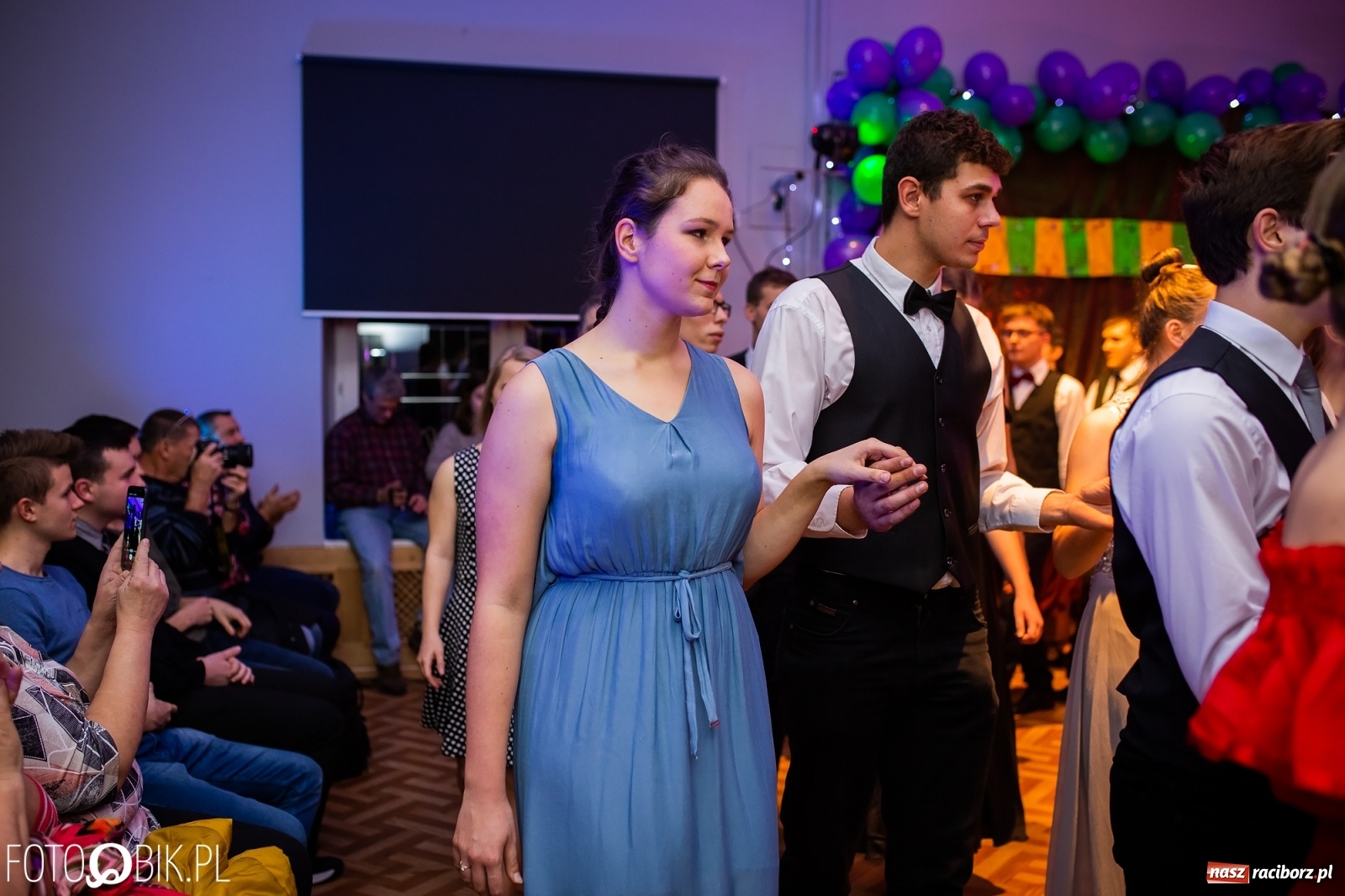 Zdjęcie w galerii na portalu naszraciborz.pl: Andrzejkowy zawrót głowy w MDK wiadomości z regionu