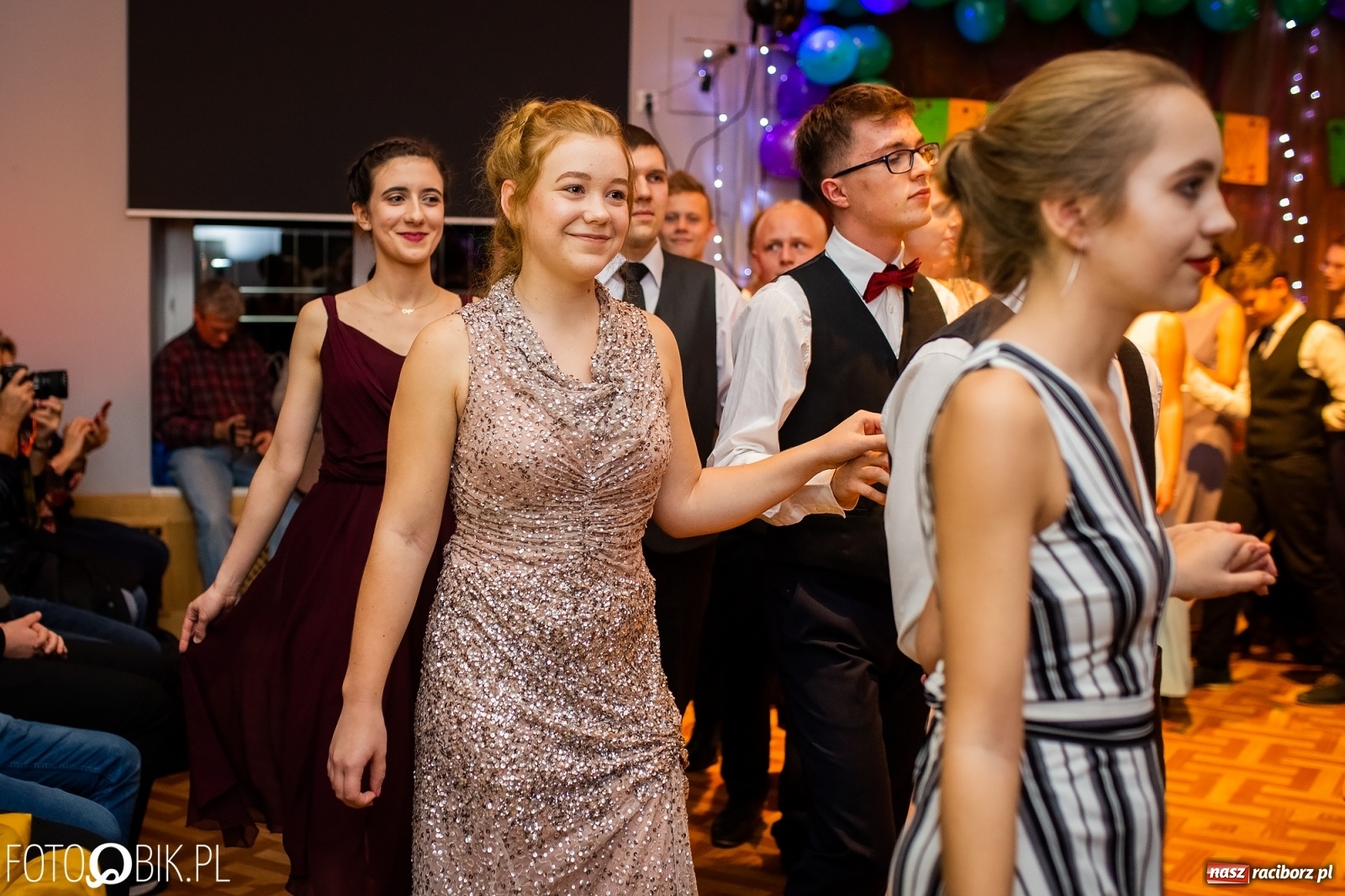 Zdjęcie w galerii na portalu naszraciborz.pl: Andrzejkowy zawrót głowy w MDK wiadomości z regionu