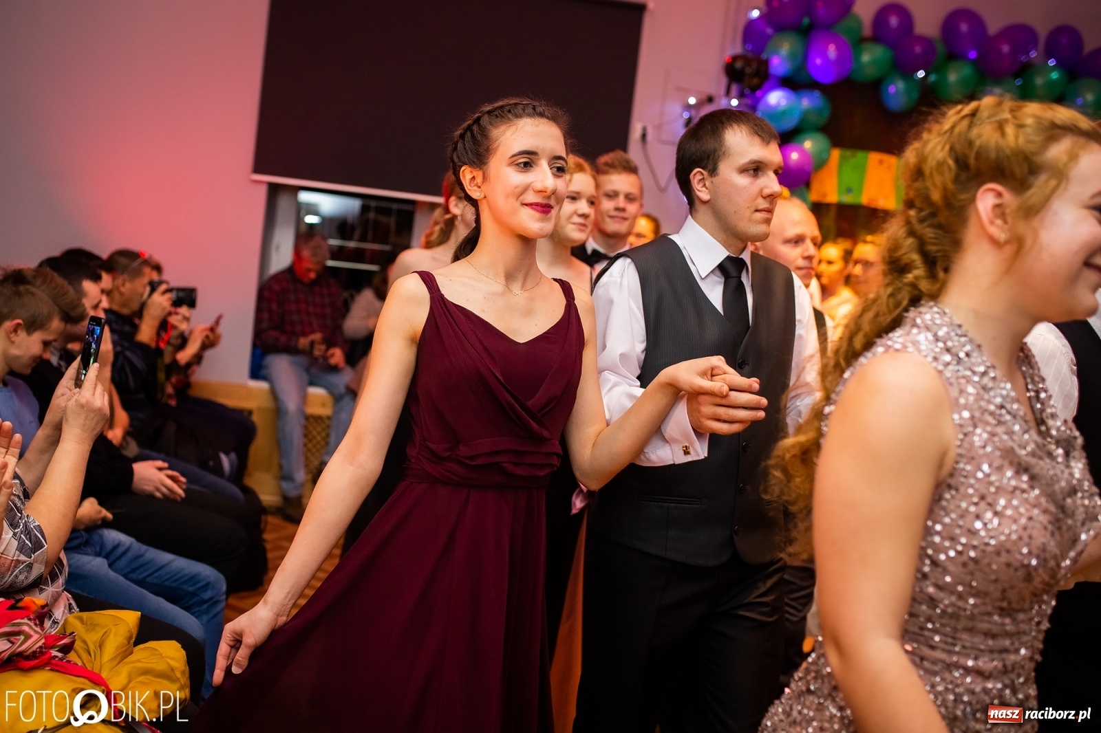 Zdjęcie w galerii na portalu naszraciborz.pl: Andrzejkowy zawrót głowy w MDK wiadomości z regionu