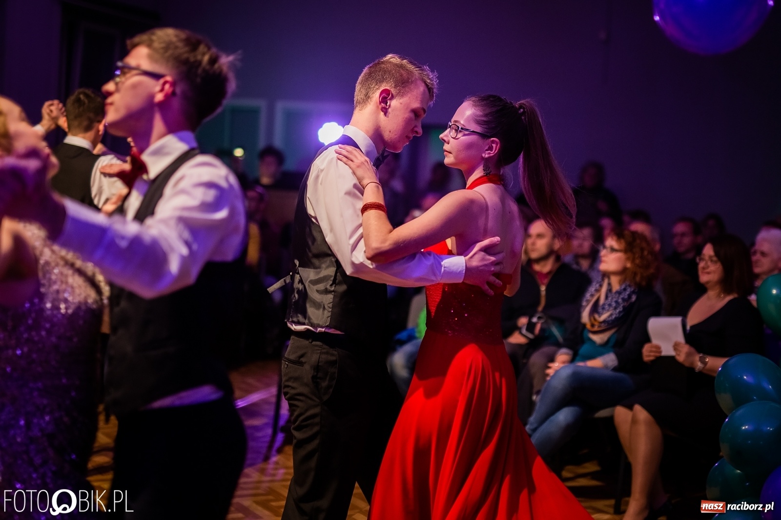 Zdjęcie w galerii na portalu naszraciborz.pl: Andrzejkowy zawrót głowy w MDK wiadomości z regionu