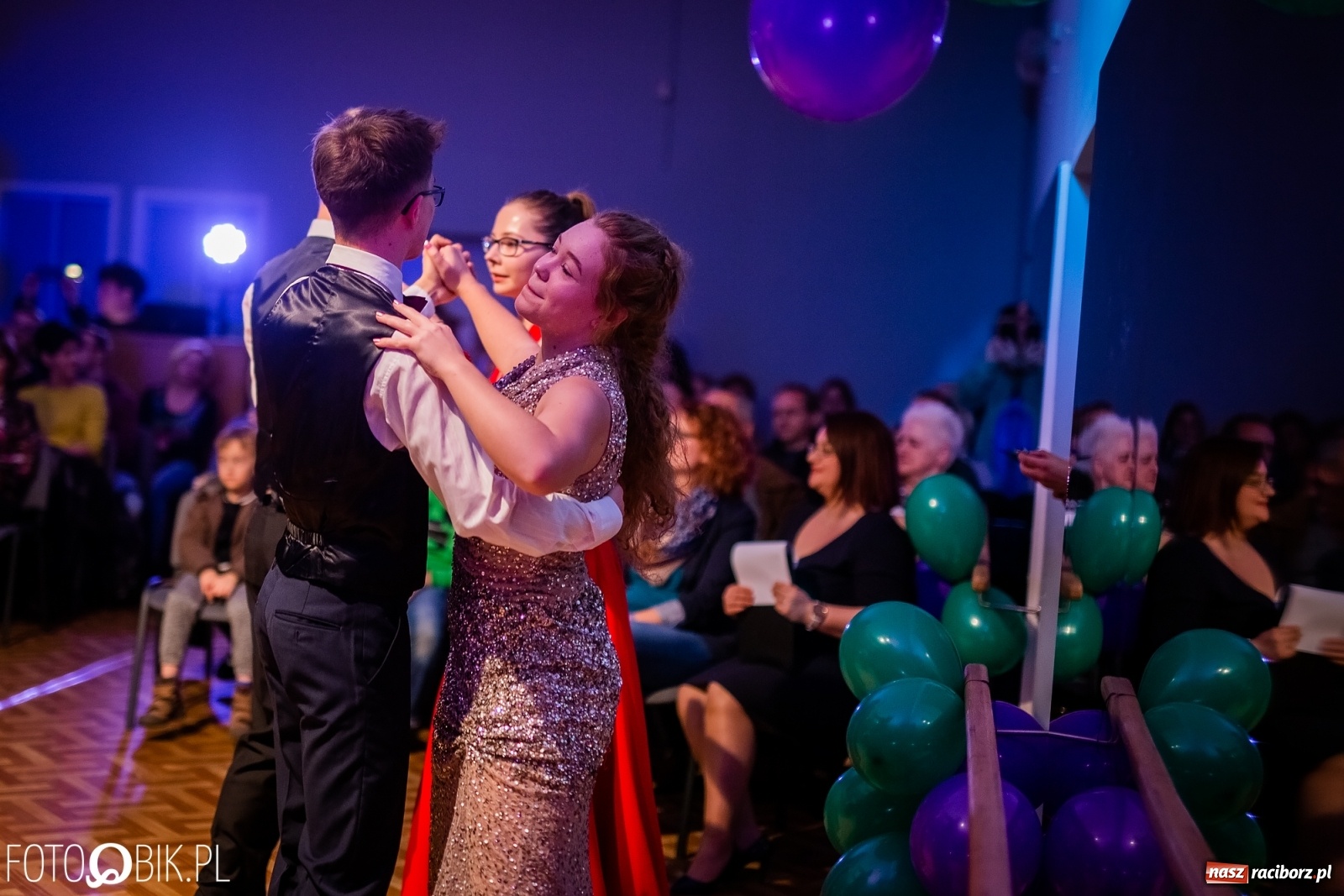 Zdjęcie w galerii na portalu naszraciborz.pl: Andrzejkowy zawrót głowy w MDK wiadomości z regionu