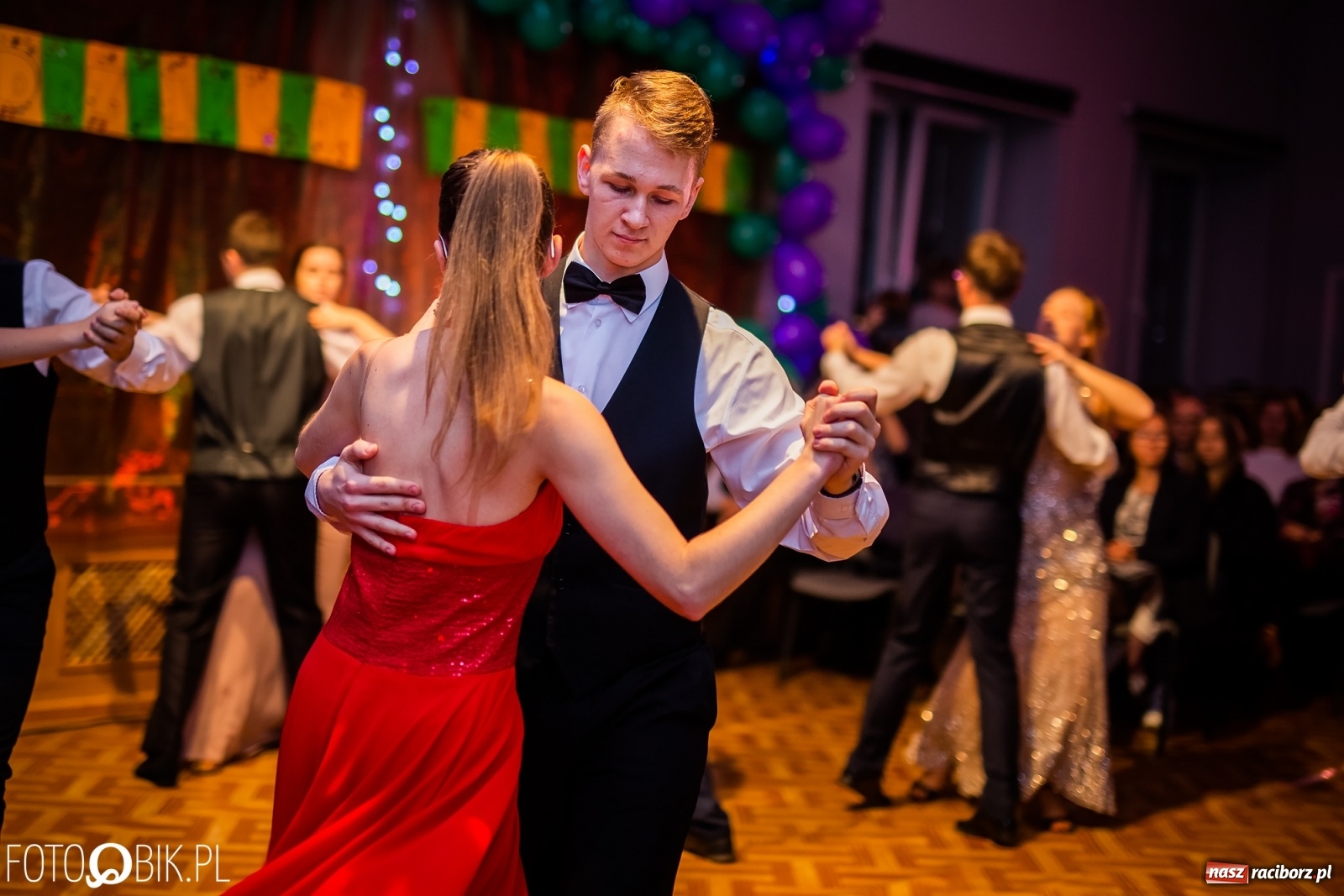 Zdjęcie w galerii na portalu naszraciborz.pl: Andrzejkowy zawrót głowy w MDK wiadomości z regionu