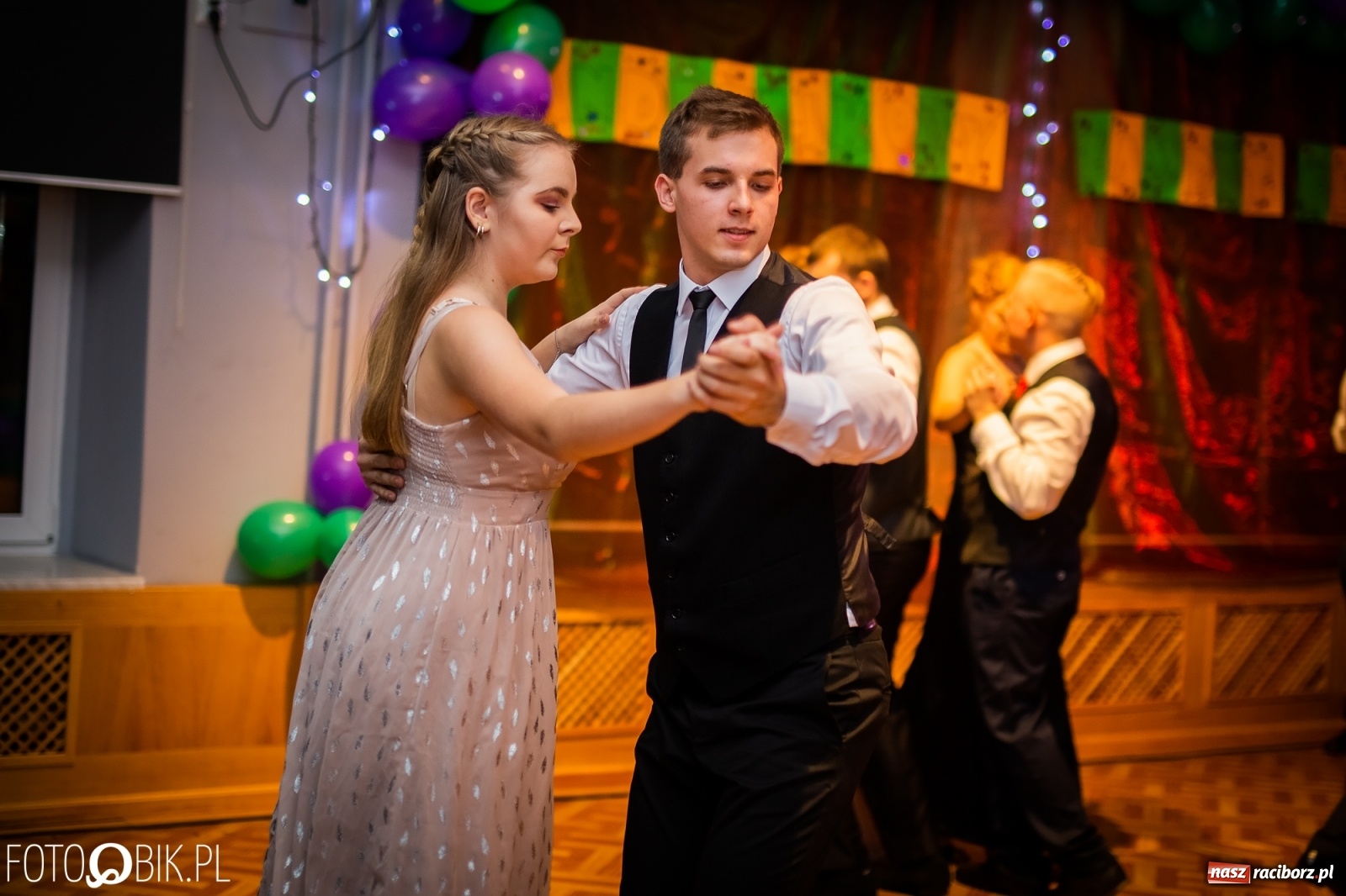 Zdjęcie w galerii na portalu naszraciborz.pl: Andrzejkowy zawrót głowy w MDK wiadomości z regionu