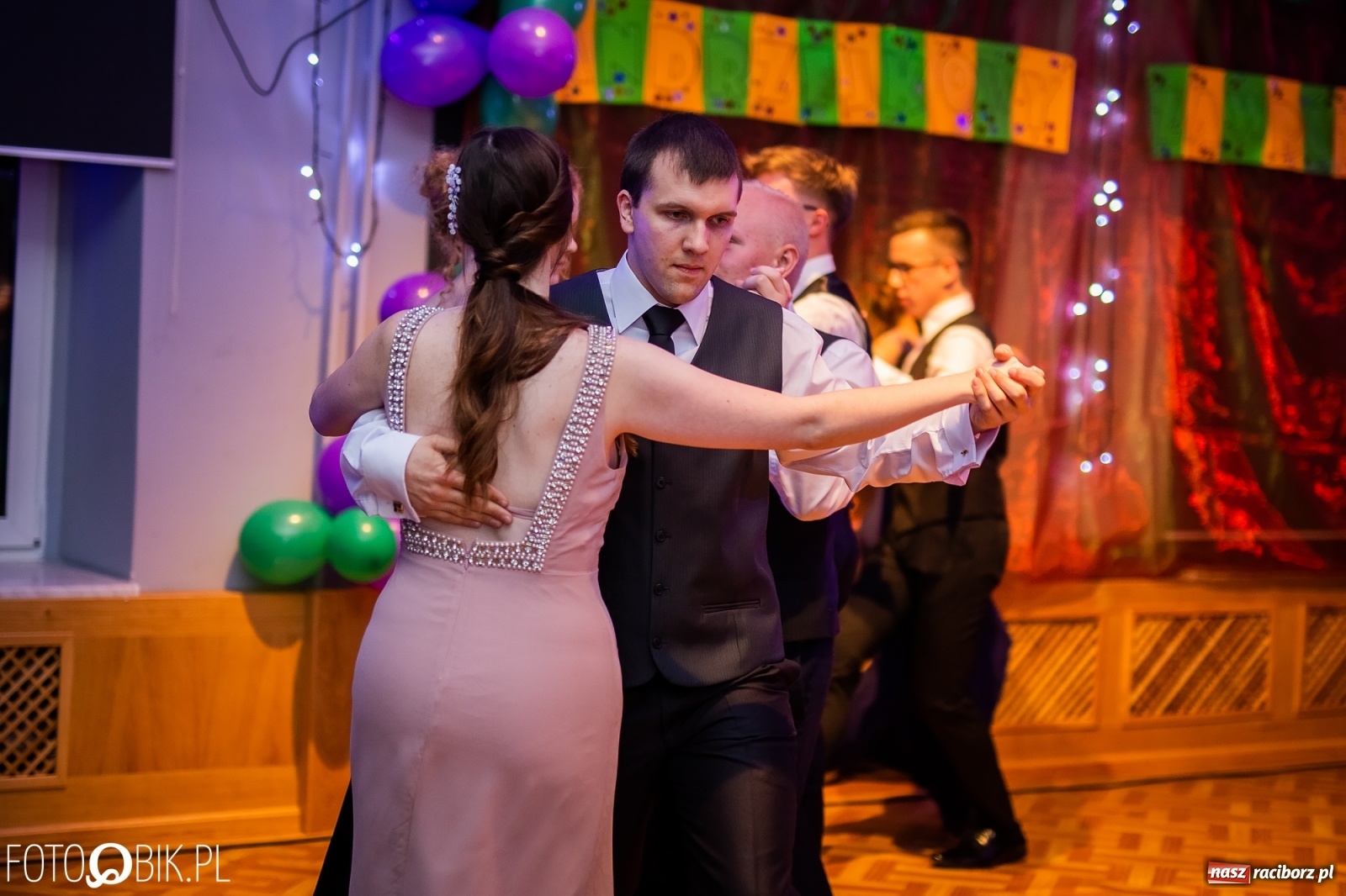 Zdjęcie w galerii na portalu naszraciborz.pl: Andrzejkowy zawrót głowy w MDK wiadomości z regionu