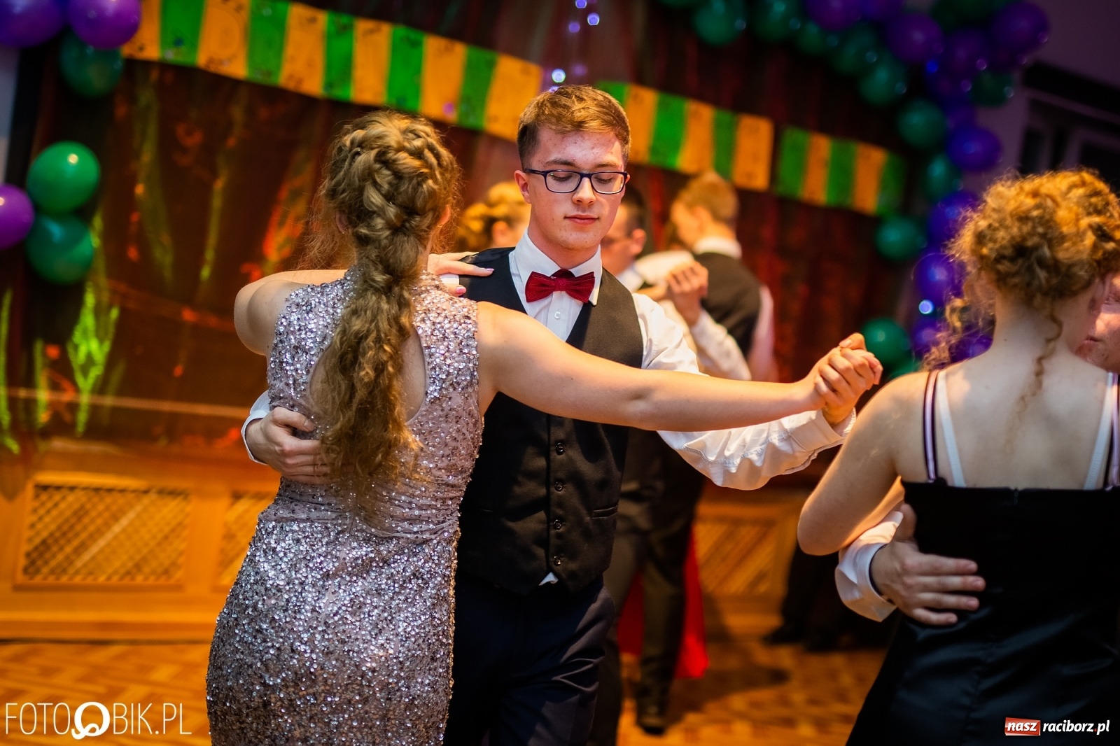 Zdjęcie w galerii na portalu naszraciborz.pl: Andrzejkowy zawrót głowy w MDK wiadomości z regionu