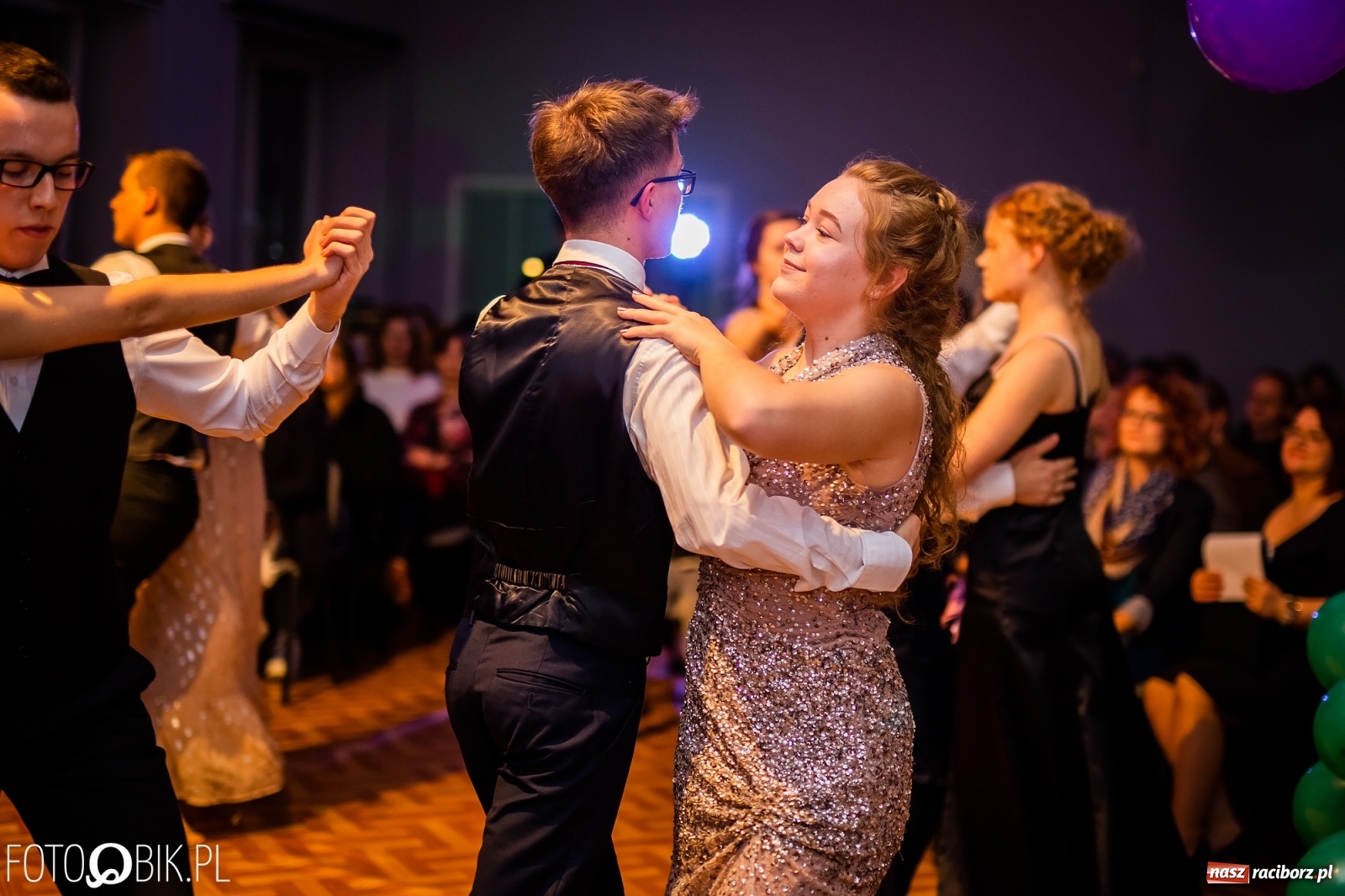 Zdjęcie w galerii na portalu naszraciborz.pl: Andrzejkowy zawrót głowy w MDK wiadomości z regionu